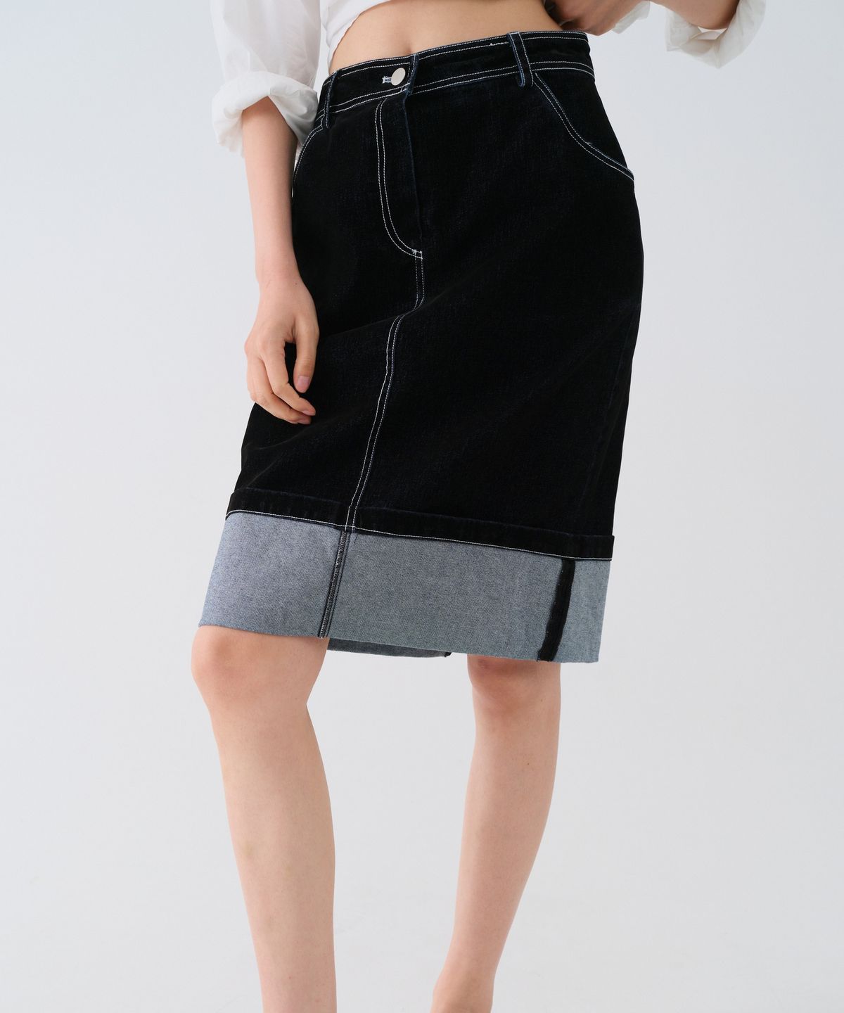 센토르(CENTAUR.KR) TURN-UP WASHED VELVET SKIRT_NAVY
