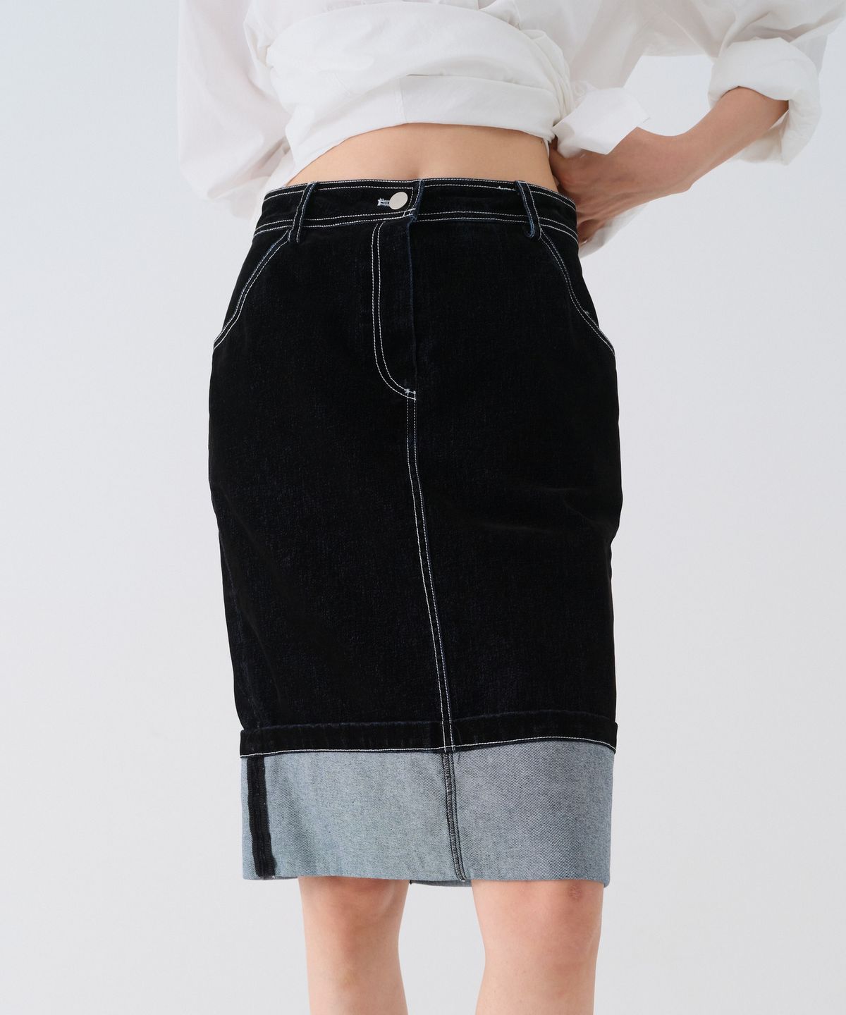 센토르(CENTAUR.KR) TURN-UP WASHED VELVET SKIRT_NAVY