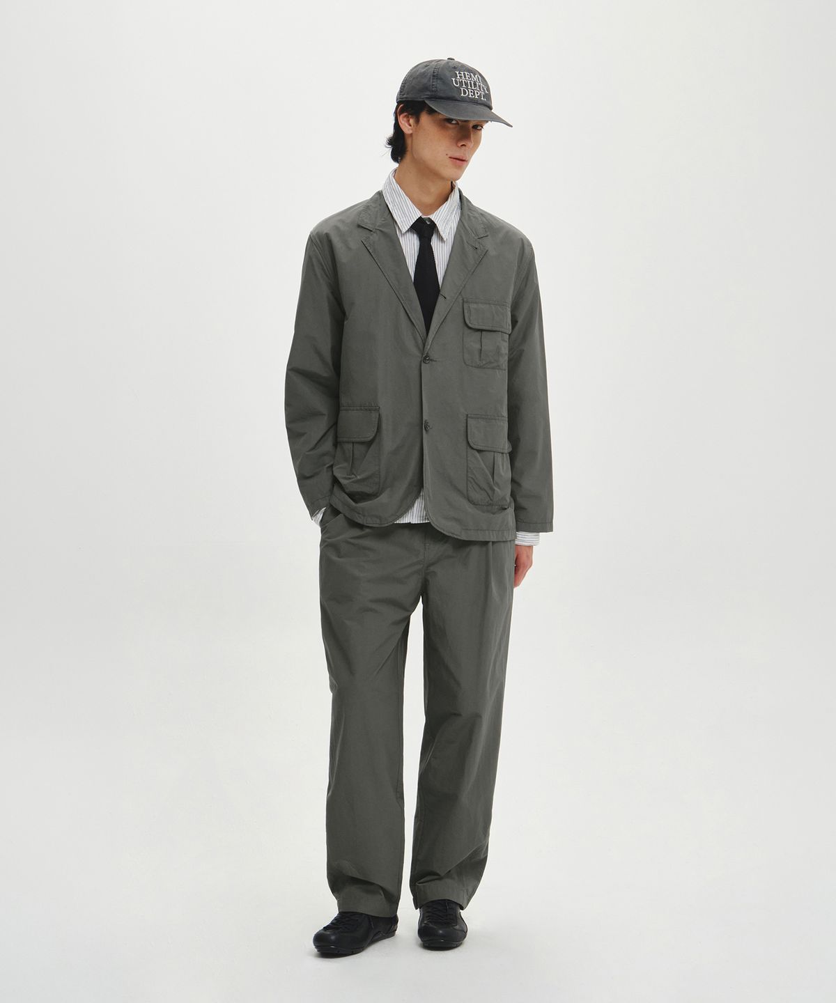 힐리먼트(HELEMENT) 필드 테크 미니멀 팬츠 (SAGE GREY)