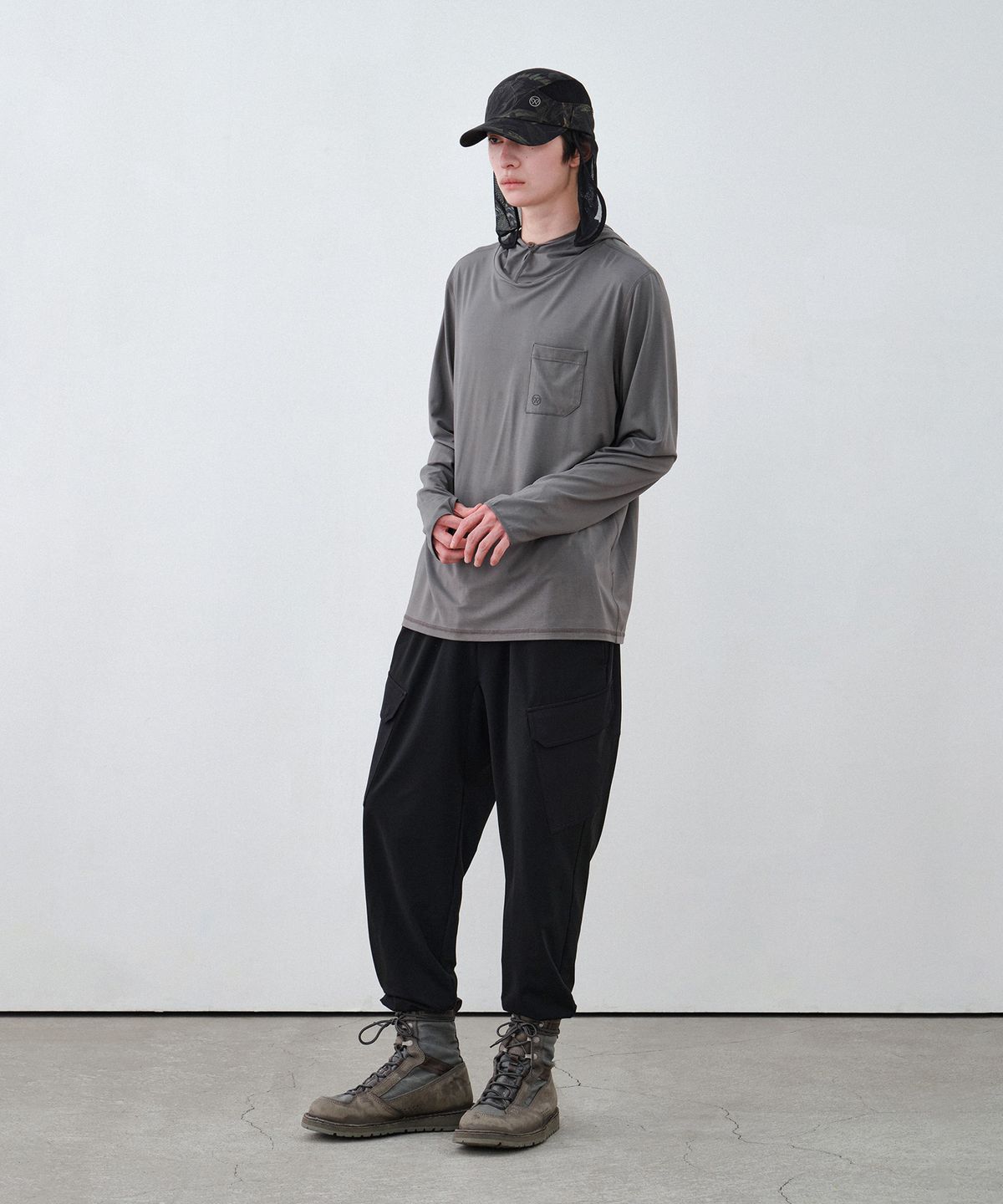 힐리먼트(HELEMENT) 웨이딩 테크 조거 팬츠 (BLACK)