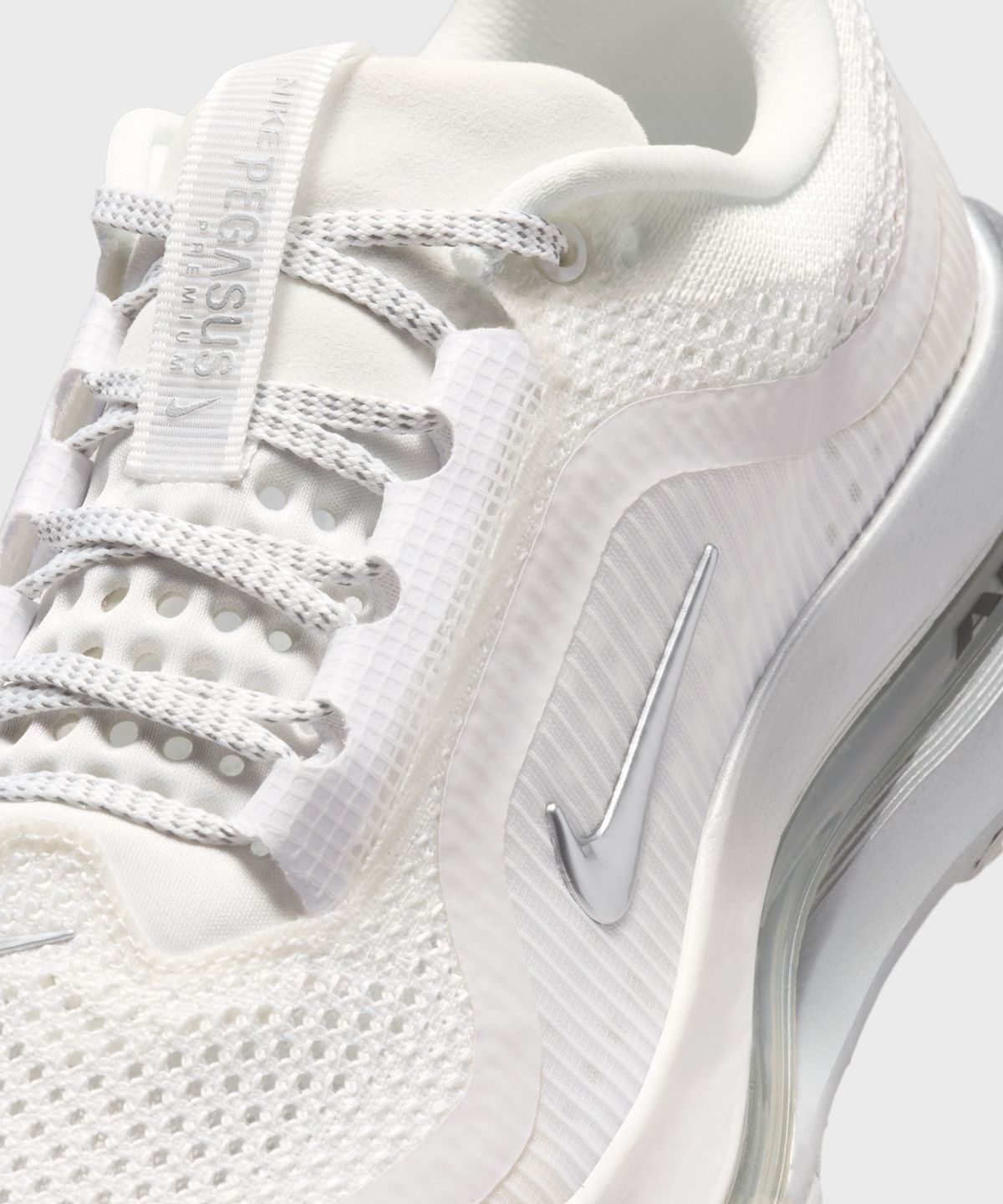 나이키(NIKE) 페가수스 프리미엄 W - 서밋 화이트:그레이 포그:블랙:메탈릭 실버 / IR0836-100