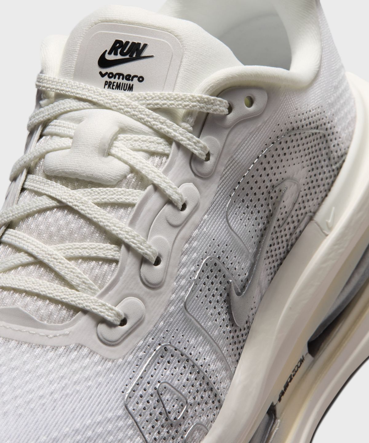 나이키(NIKE) 보메로 프리미엄 W - 서밋 화이트:세일:코코넛 밀크:메탈릭 실버 / IQ8102-101