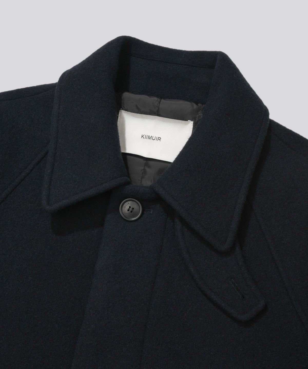 키뮤어(KIIMUIR) [Drape Wool] 캐시미어블렌드 세미오버핏 발마칸 코트_네이비