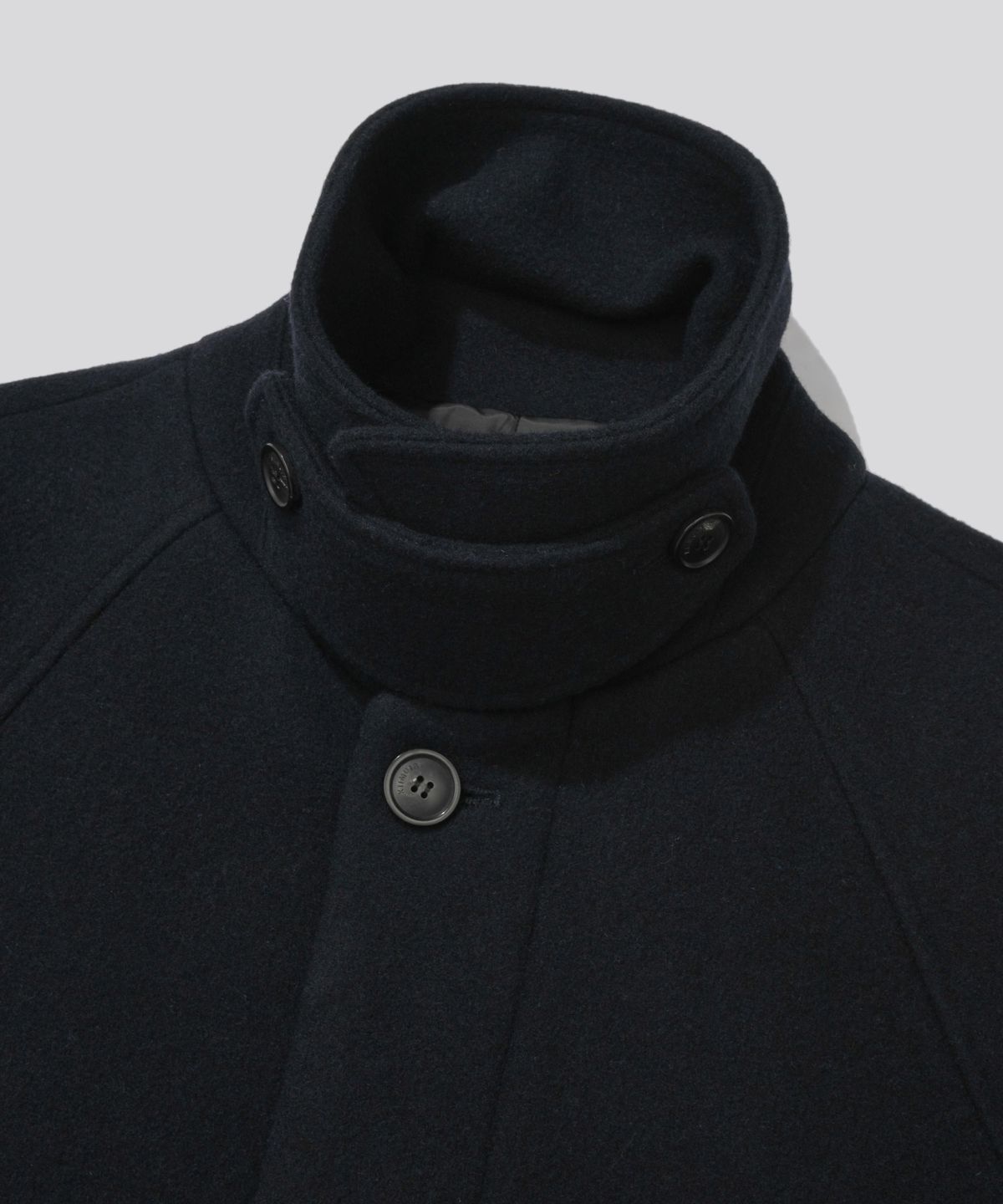 키뮤어(KIIMUIR) [Drape Wool] 캐시미어블렌드 세미오버핏 발마칸 코트_네이비