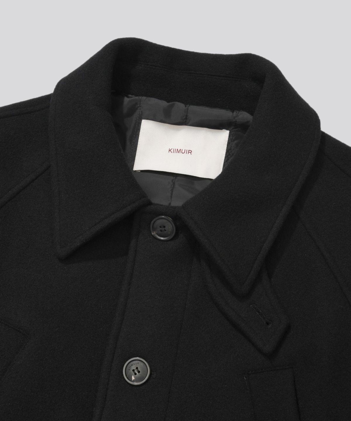 키뮤어(KIIMUIR) [Drape Wool] 캐시미어블렌드 세미오버핏 포켓 발마칸 코트_블랙