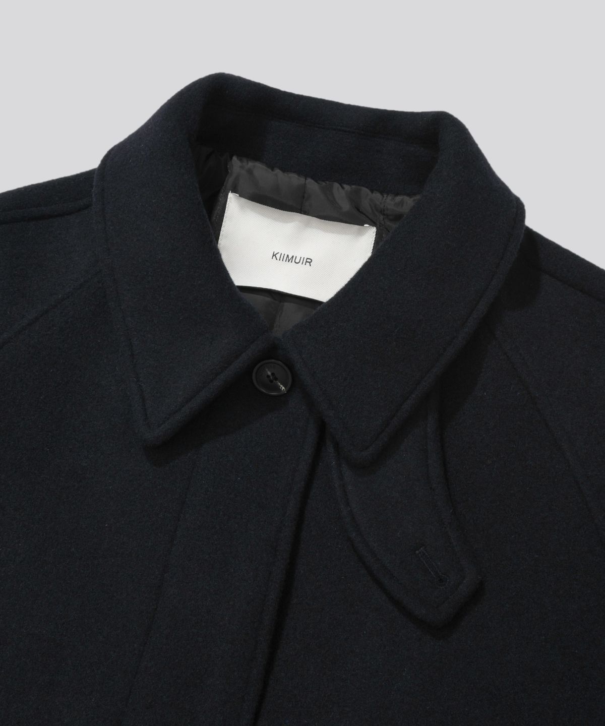 키뮤어(KIIMUIR) [Drape Wool] (우먼) 캐시미어블렌드 세미오버핏 발마칸 로브코트_네이비