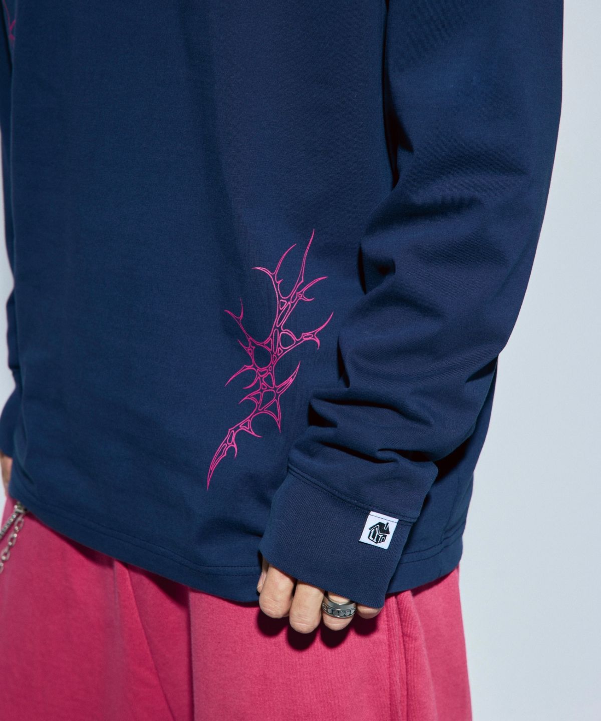 릿하우스사운드(LITHAUSOUND) Sketch Graphic Long-sleeve Tee Navy