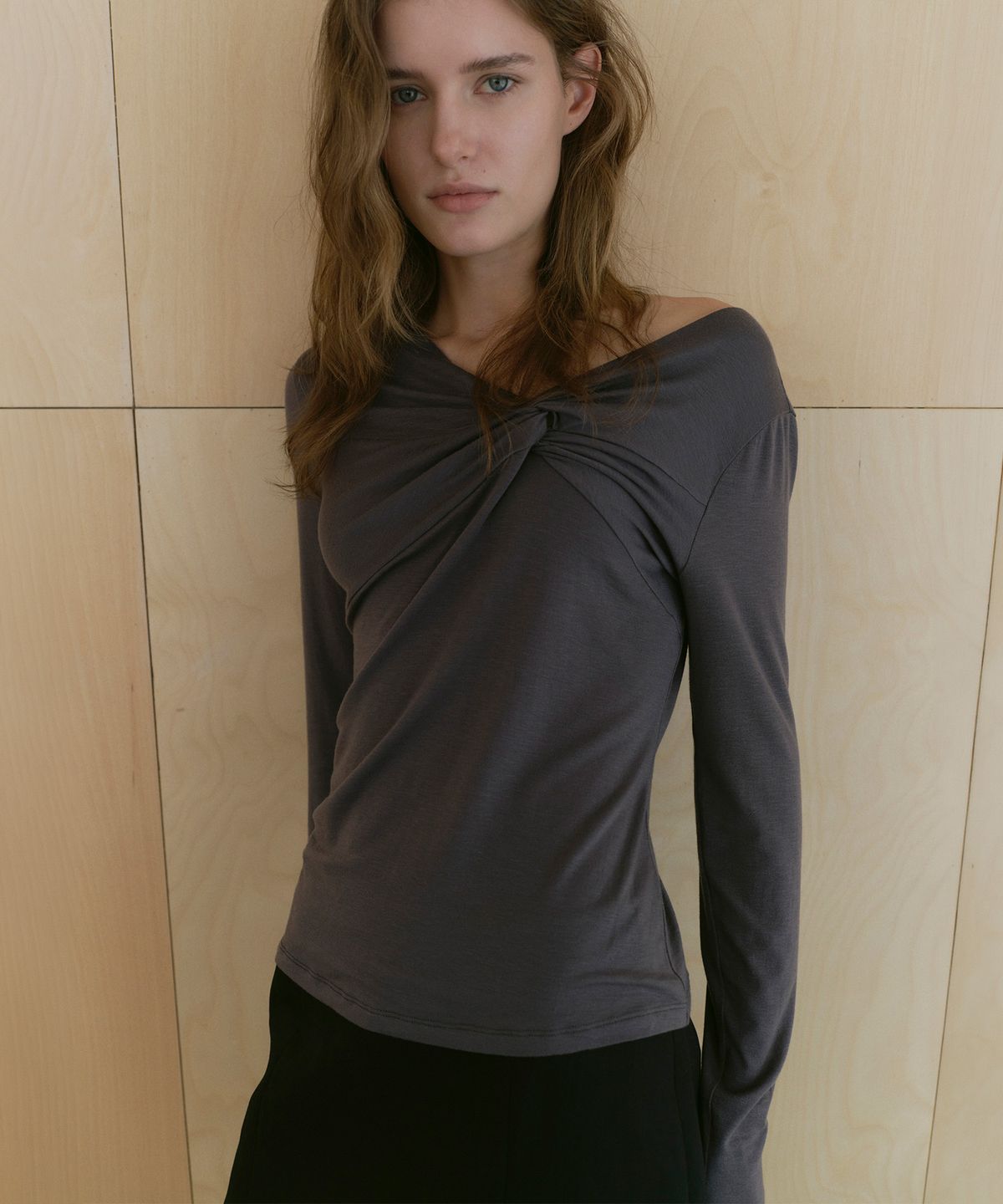 카셀(CACELE) SOFT TWIST LONG SLEEVE T-SHIRT, CHARCOAL