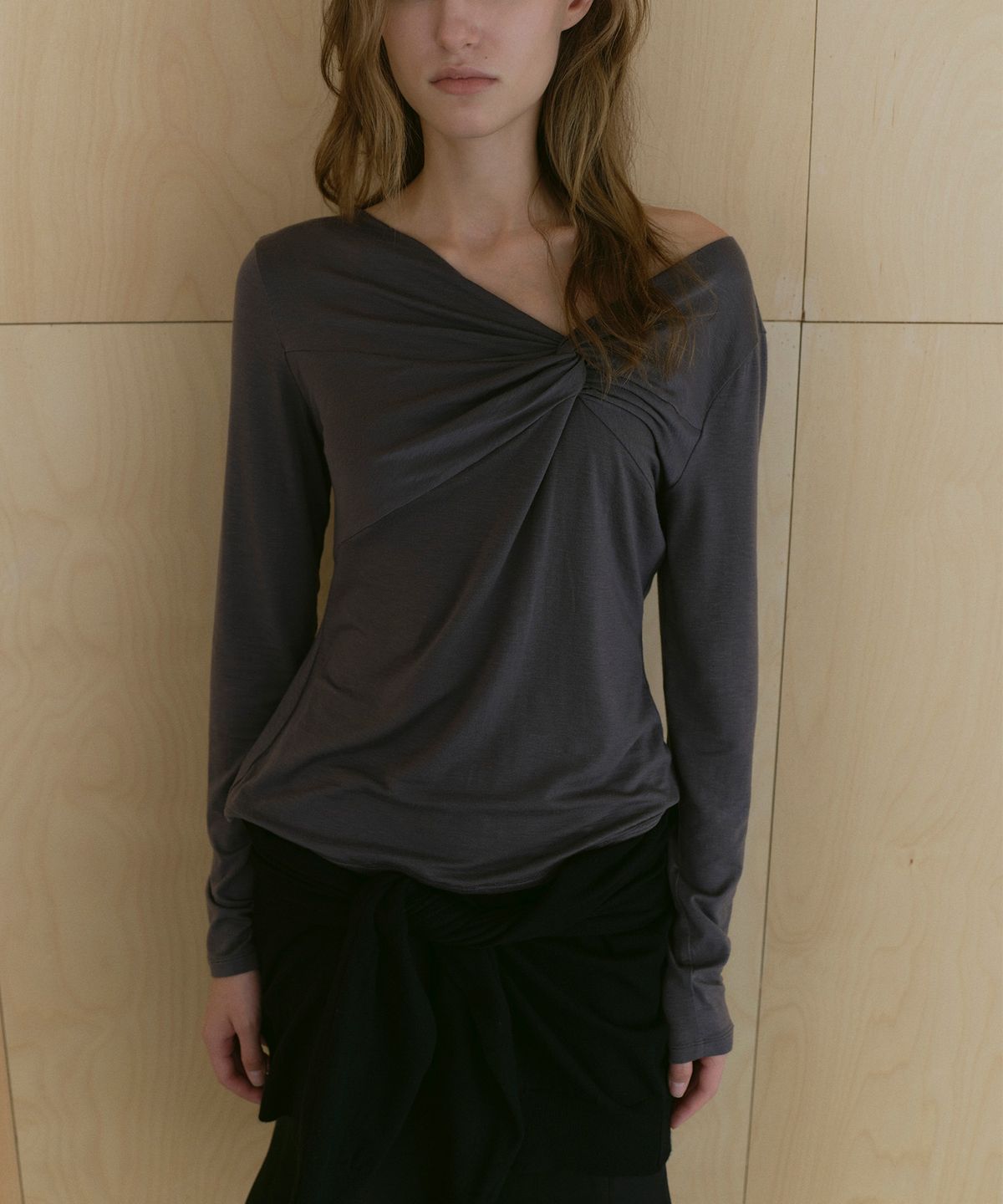 카셀(CACELE) SOFT TWIST LONG SLEEVE T-SHIRT, CHARCOAL