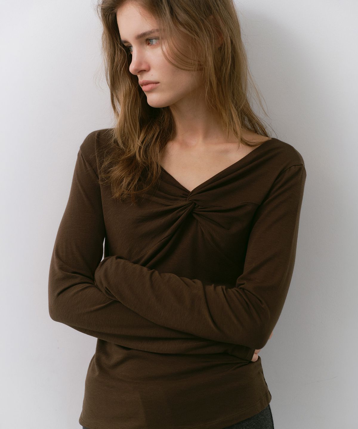 카셀(CACELE) SOFT TWIST LONG SLEEVE T-SHIRT, BROWN