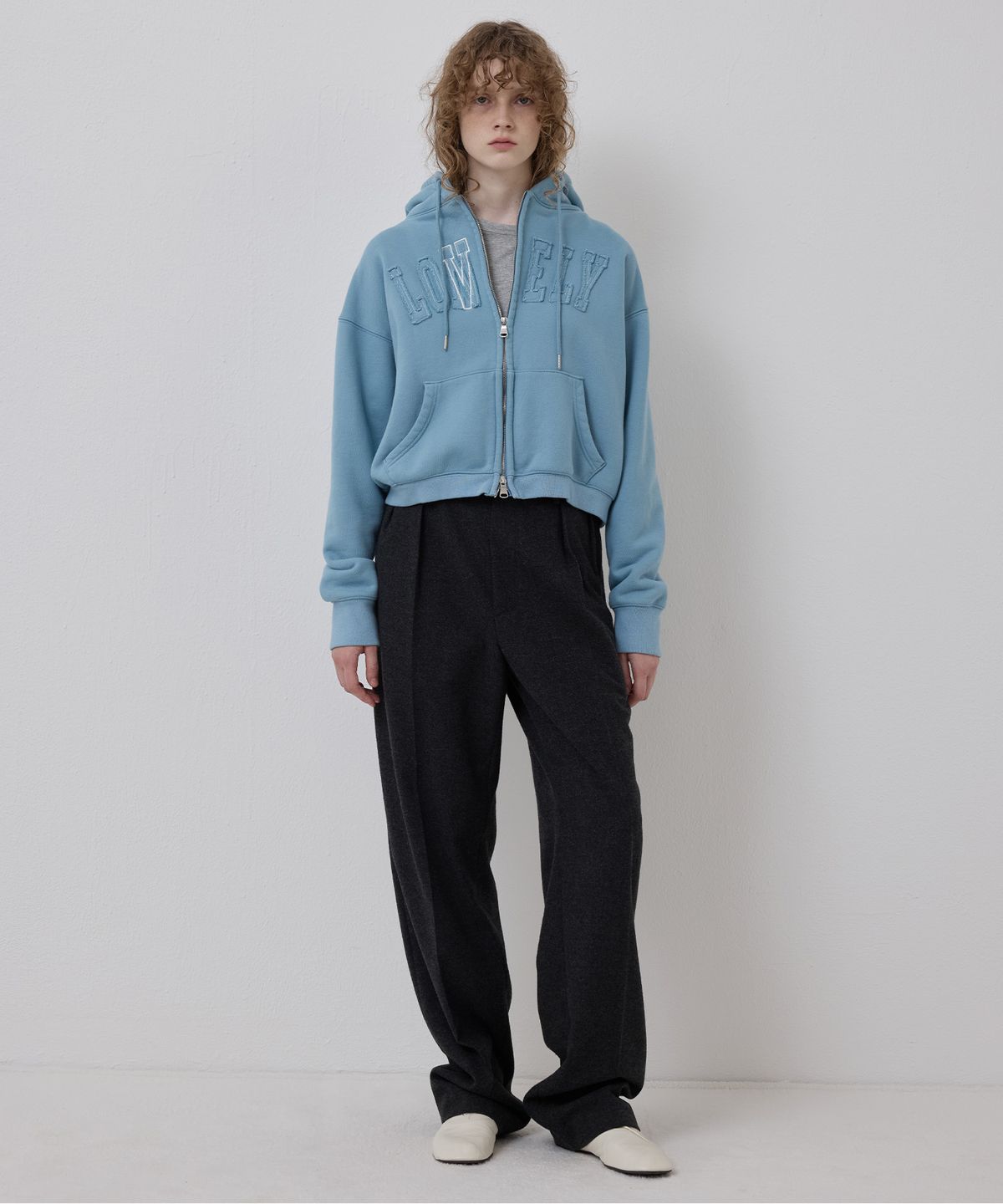 노앙(NOHANT) LONELY/LOVELY CROP HOODIE ZIP-UP SKY BLUE