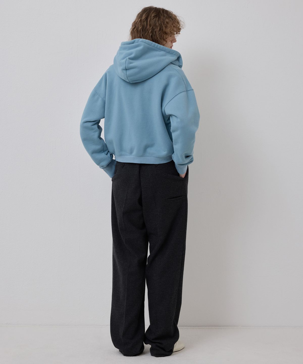 노앙(NOHANT) LONELY/LOVELY CROP HOODIE ZIP-UP SKY BLUE