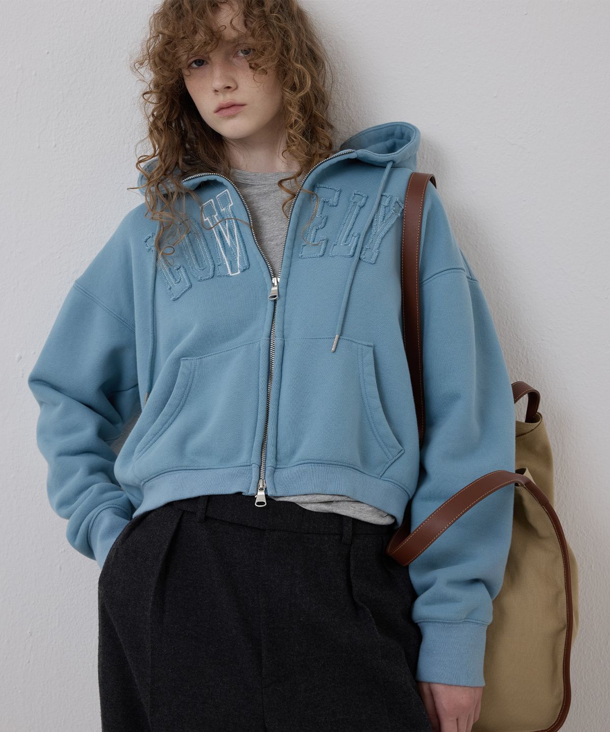 노앙(NOHANT) LONELY/LOVELY CROP HOODIE ZIP-UP SKY BLUE