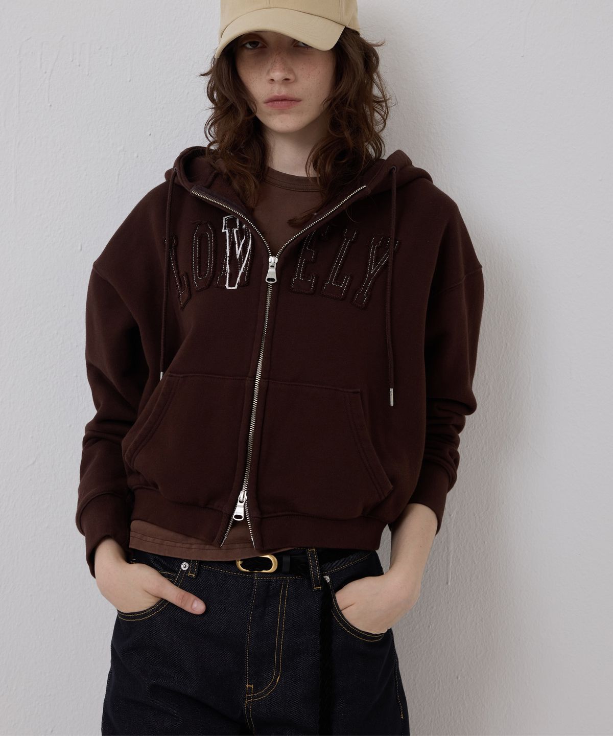 노앙(NOHANT) LONELY/LOVELY CROP HOODIE ZIP-UP BROWN