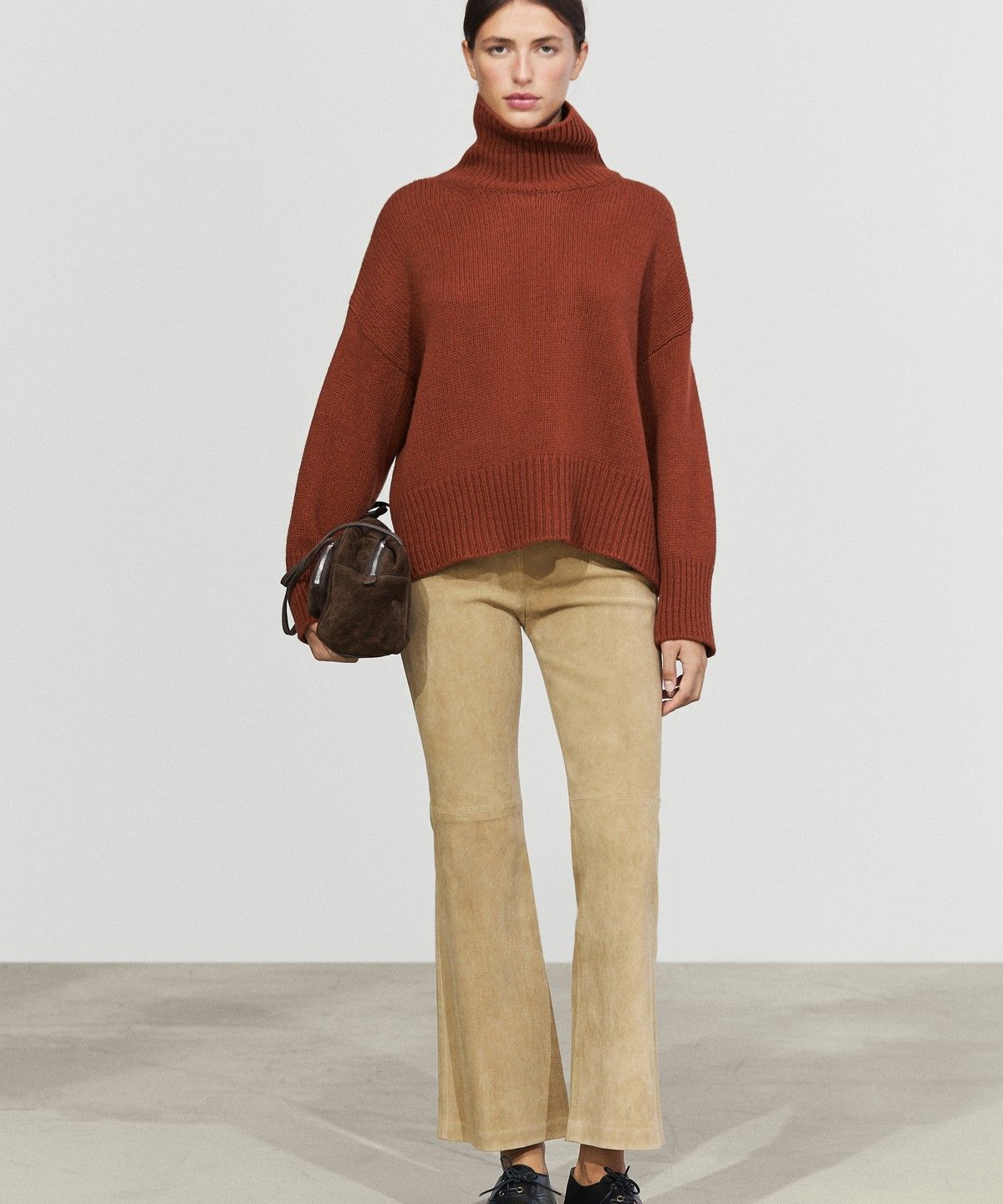 마시모두띠(MASSIMO DUTTI) 100% 울 오버사이즈 터틀넥 니트 스웨터