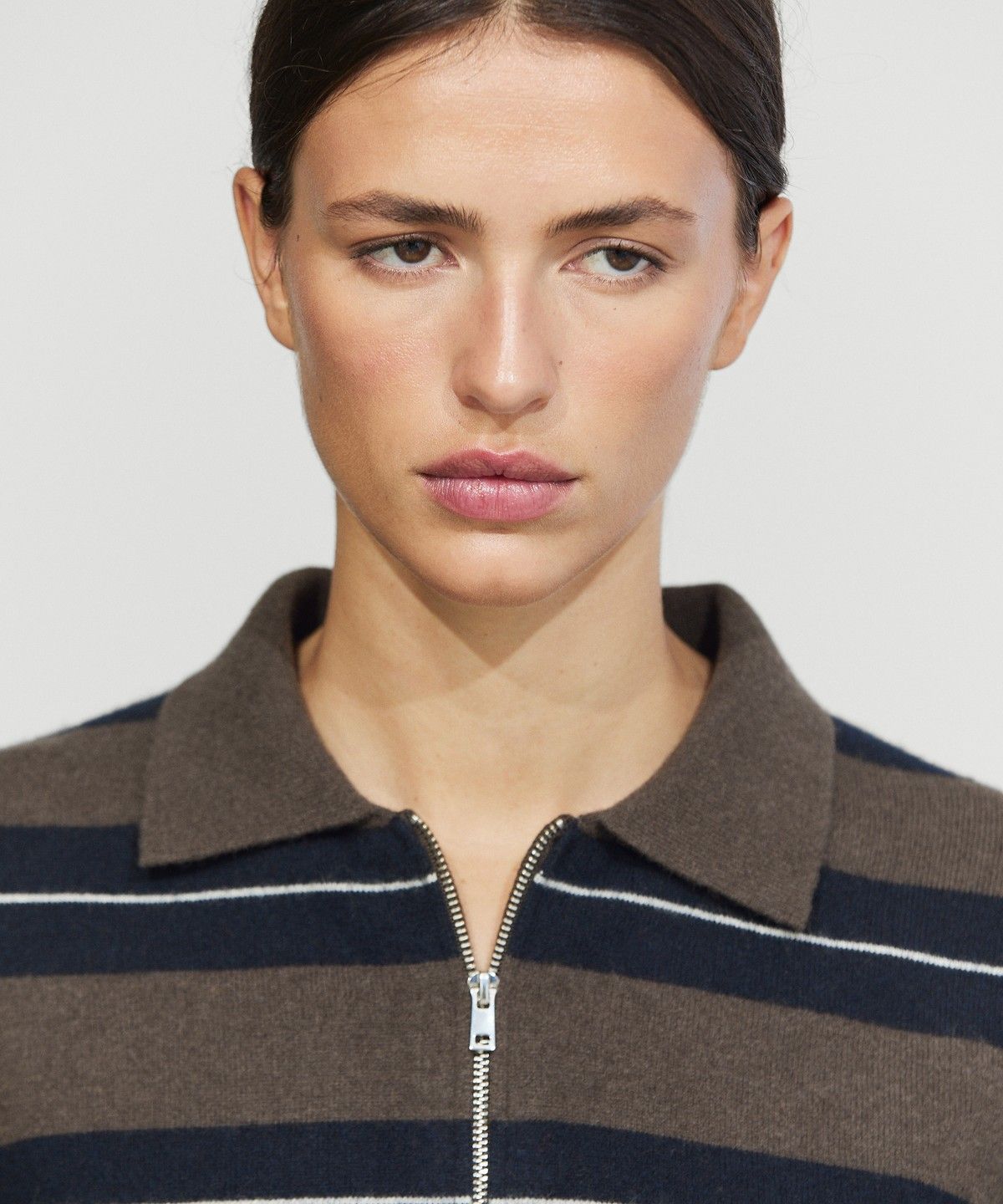 마시모두띠(MASSIMO DUTTI) 지퍼 울 폴로 스웨터