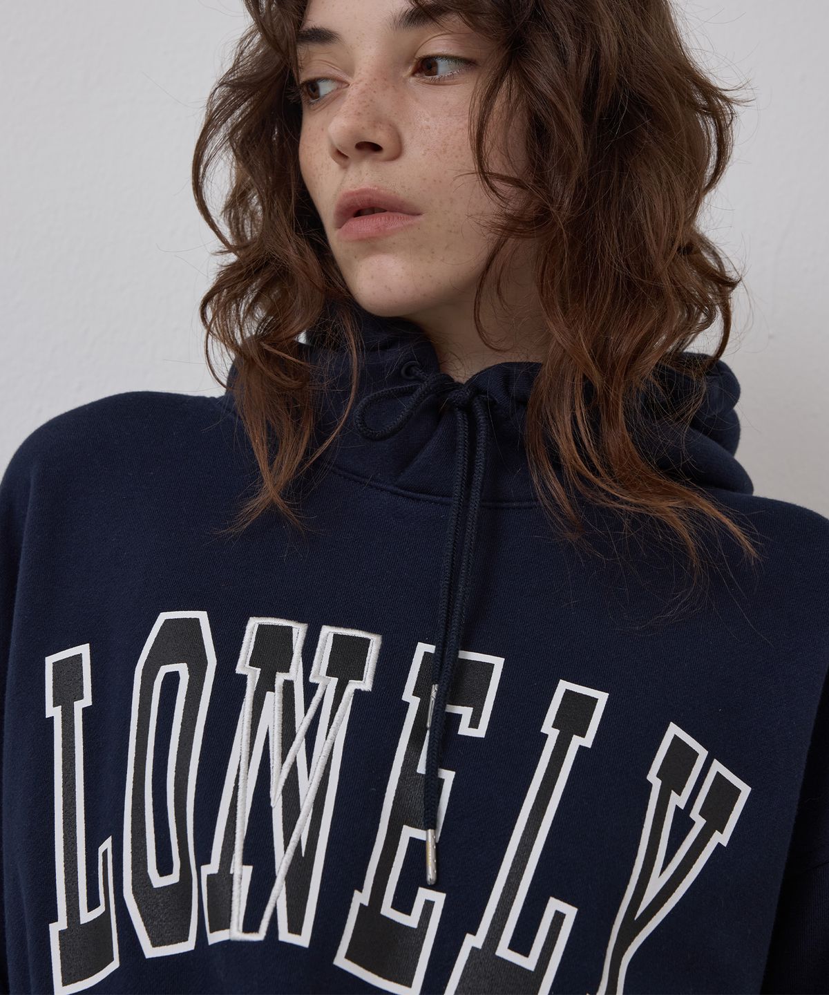 노앙(NOHANT) LONELY/LOVELY FLUFF HOODIE NAVY