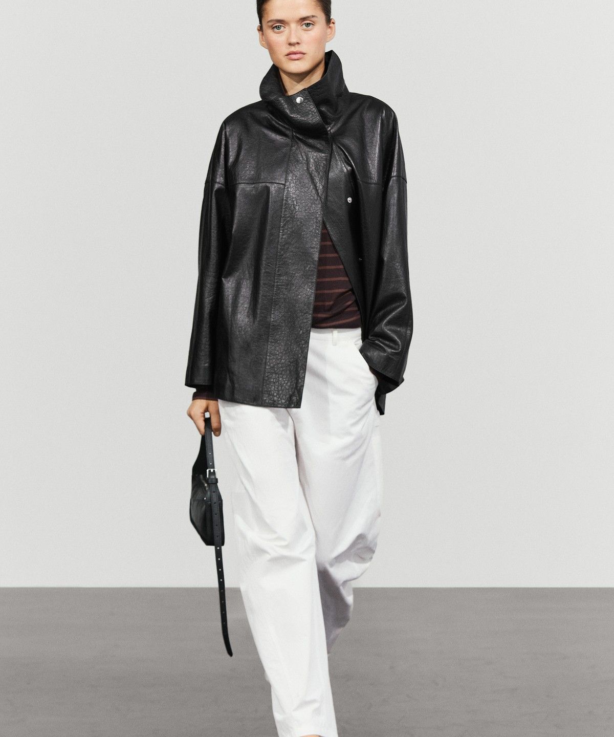 마시모두띠(MASSIMO DUTTI) 양가죽 하이넥 재킷
