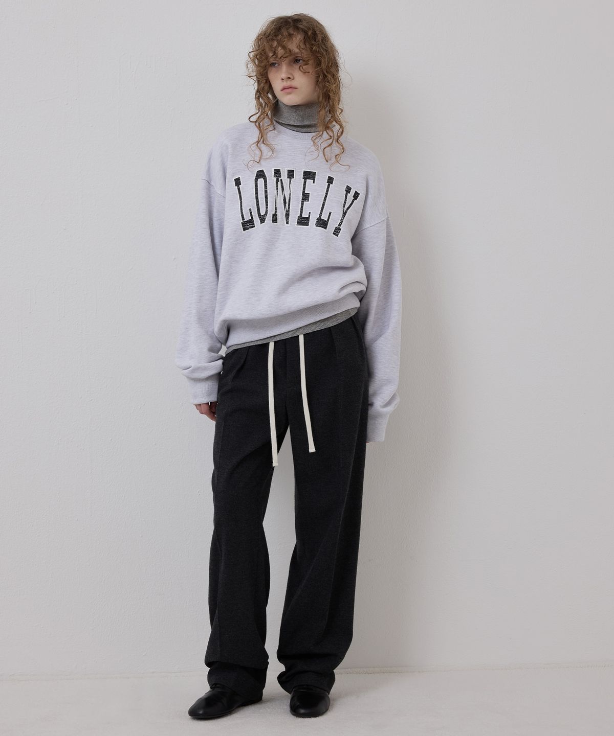 노앙(NOHANT) [기모] LONELY/LOVELY CRACK SWEATSHIRT ASH GRAY