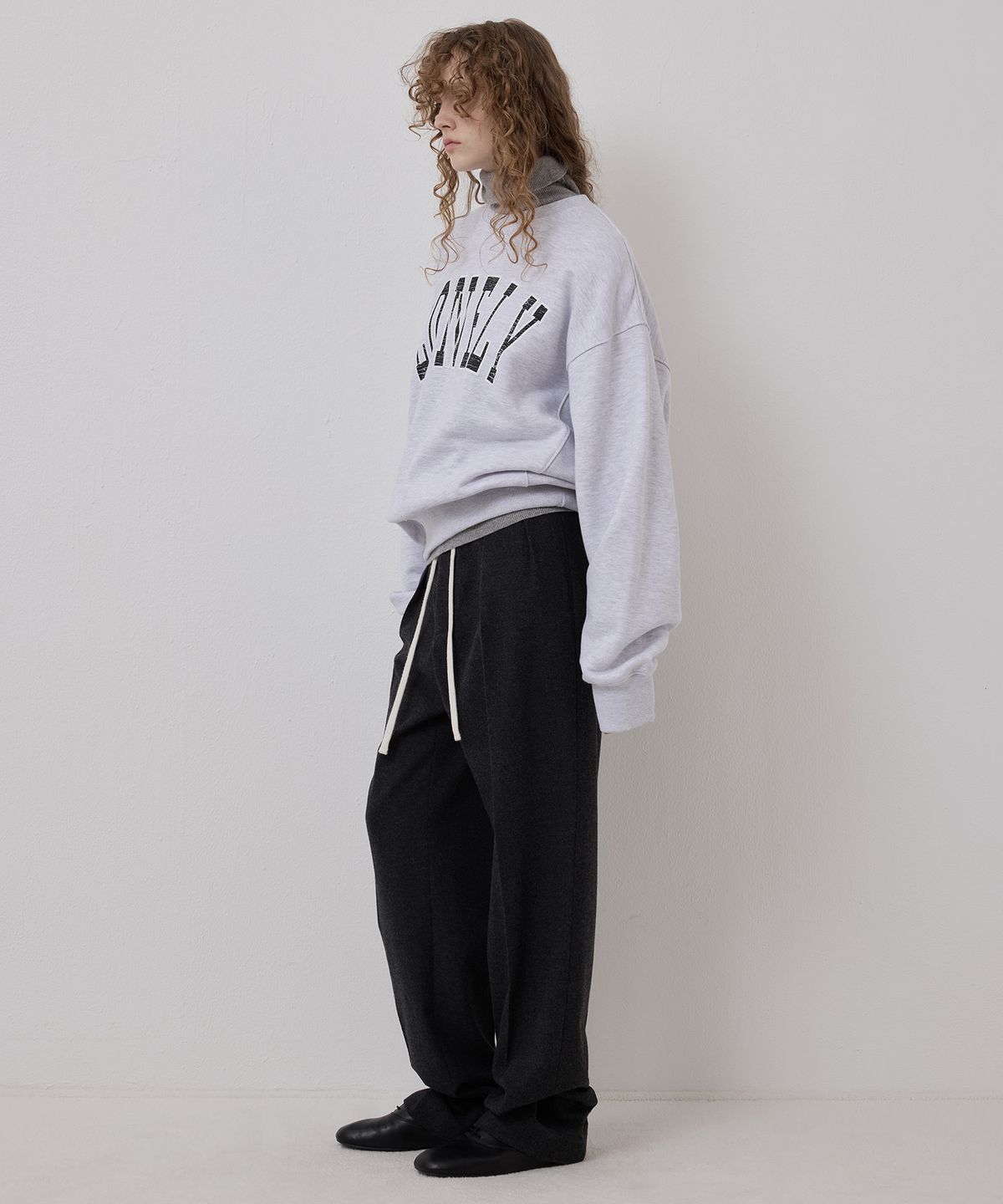 노앙(NOHANT) [기모] LONELY/LOVELY CRACK SWEATSHIRT ASH GRAY