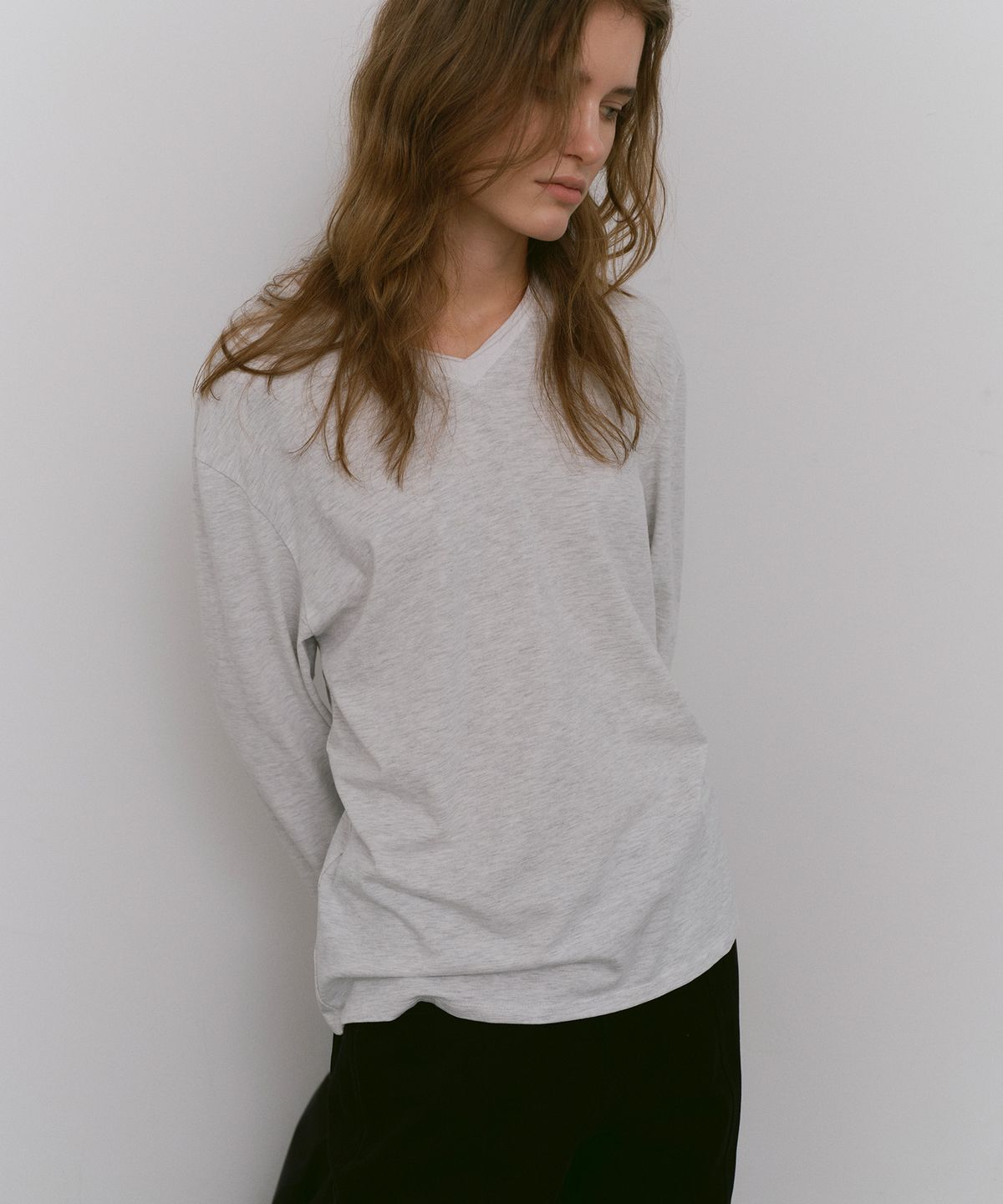 카셀(CACELE) V-NECK LONG SLEEVE T-SHIRT, MELANGE GRAY