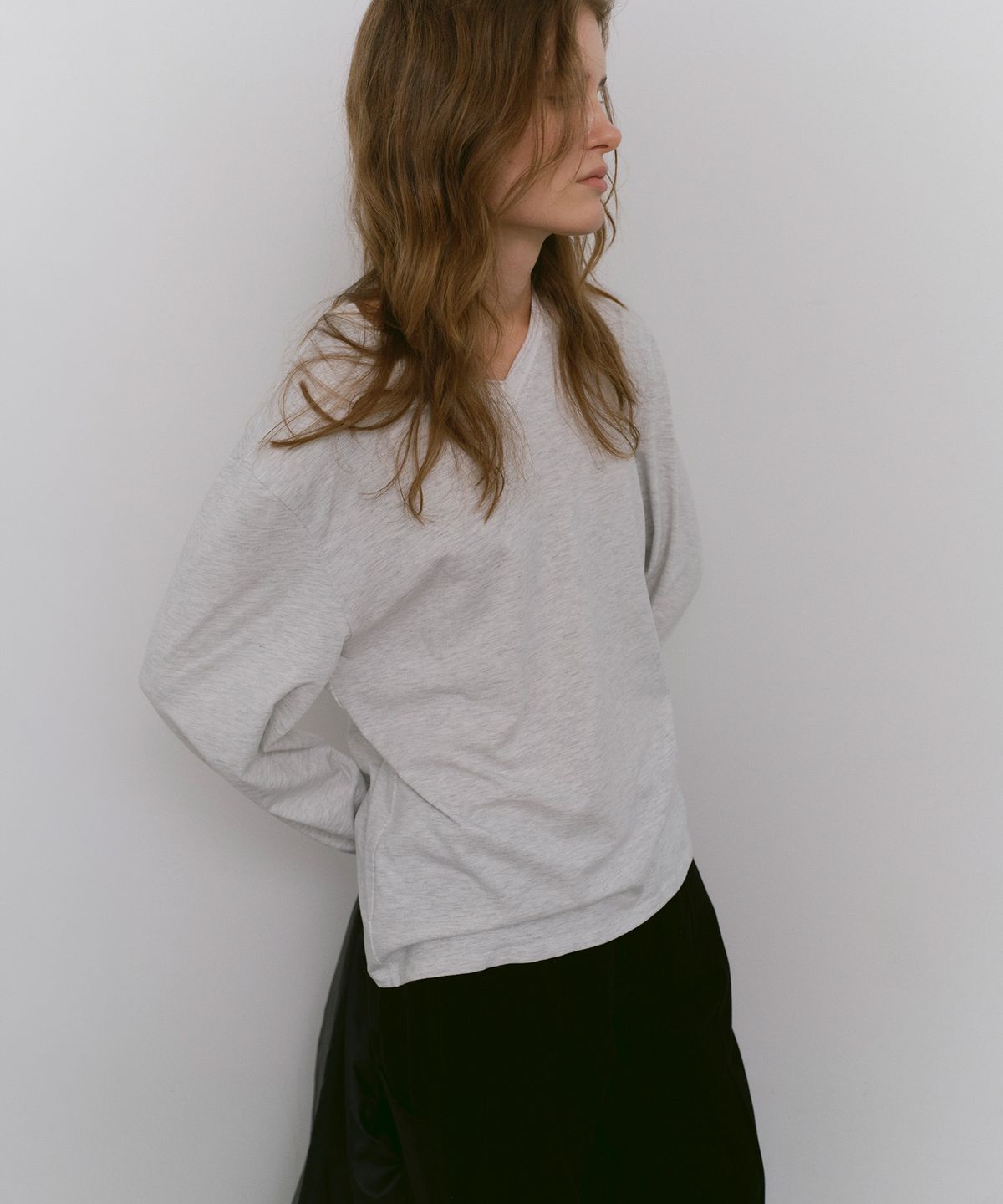 카셀(CACELE) V-NECK LONG SLEEVE T-SHIRT, MELANGE GRAY