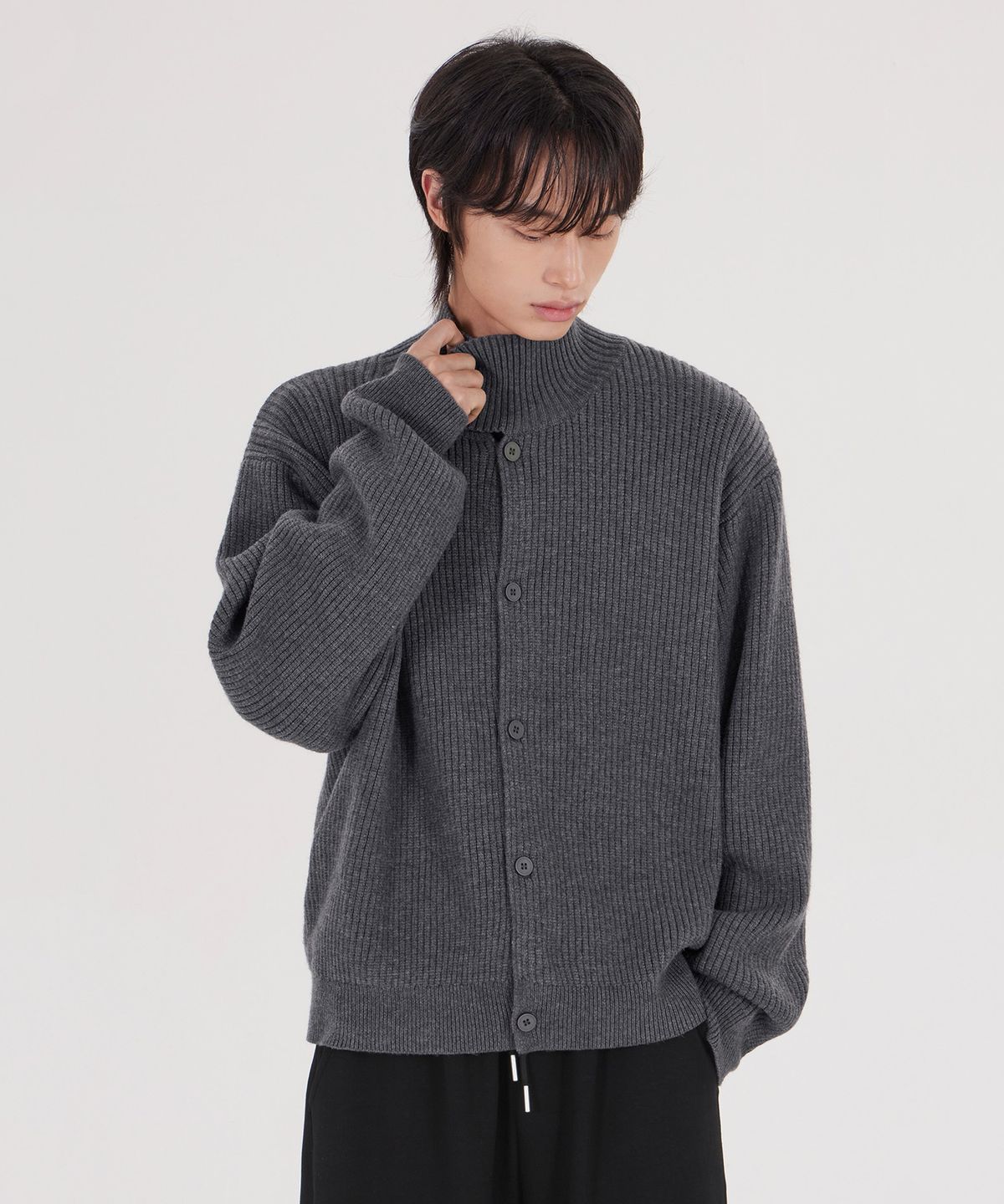 굿라이프웍스(GLW) [unisex] 하이넥 버튼 니트 가디건 차콜