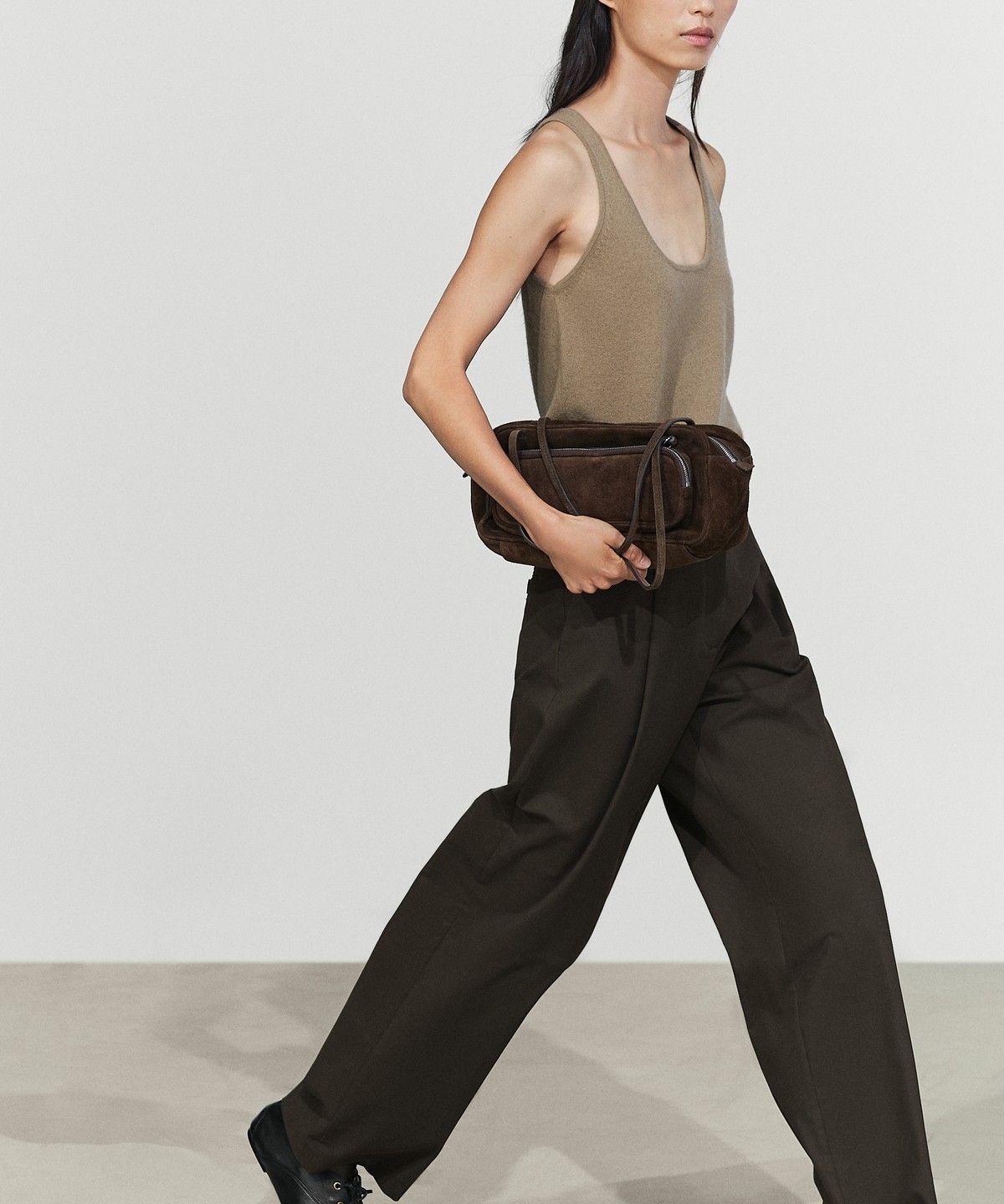마시모두띠(MASSIMO DUTTI) 코튼 혼방 플리츠 팬츠