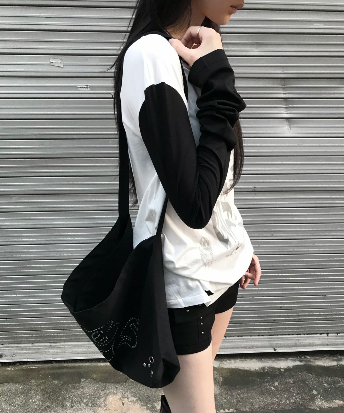 리버뉴스(LIBERALNEWS) DRAWN BLADE SKULL Fake-Layer LS Tee