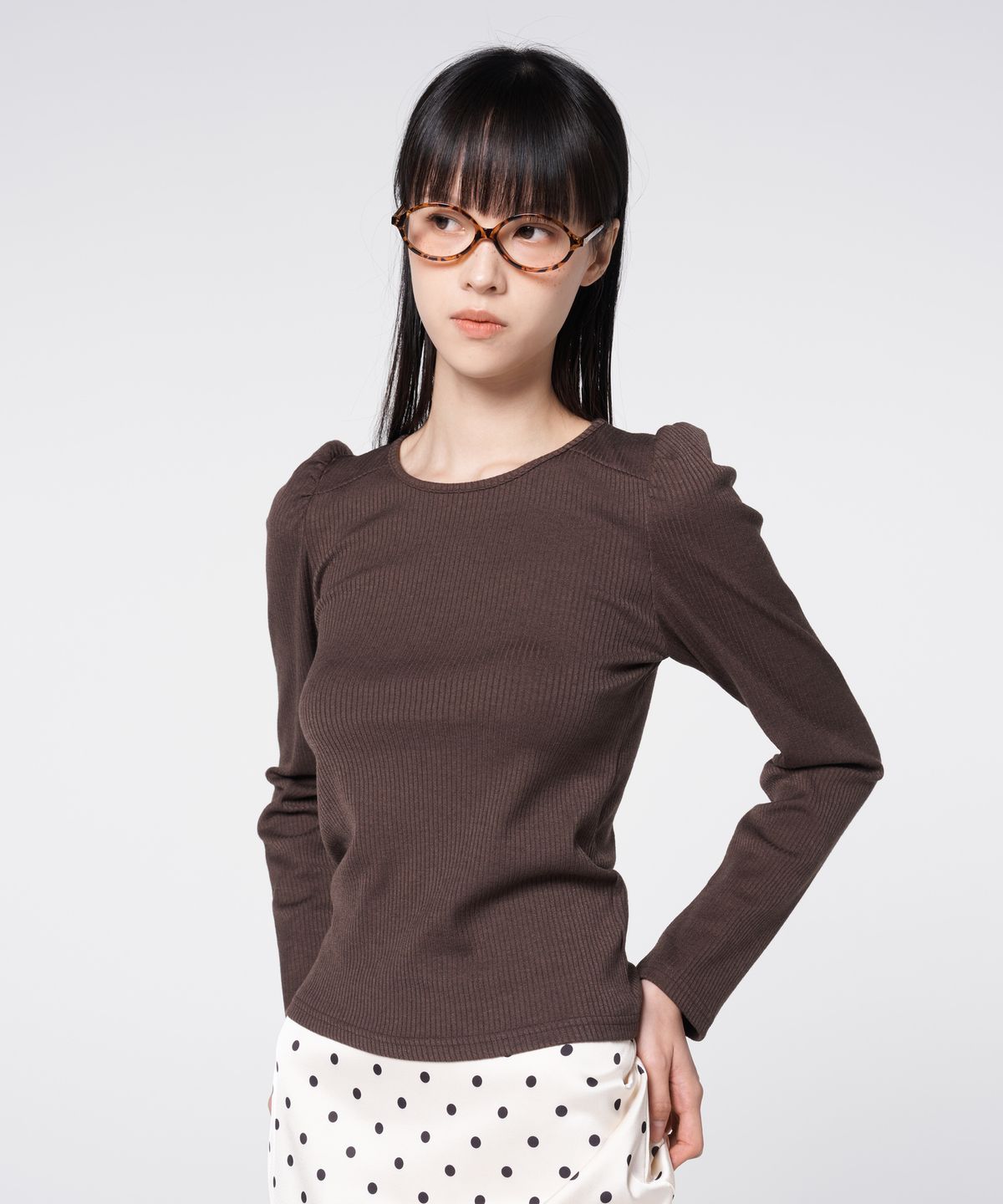 320쇼룸(320SHOWROOM) Scoop Neck Puff Sleeve Ribbed Top Brown