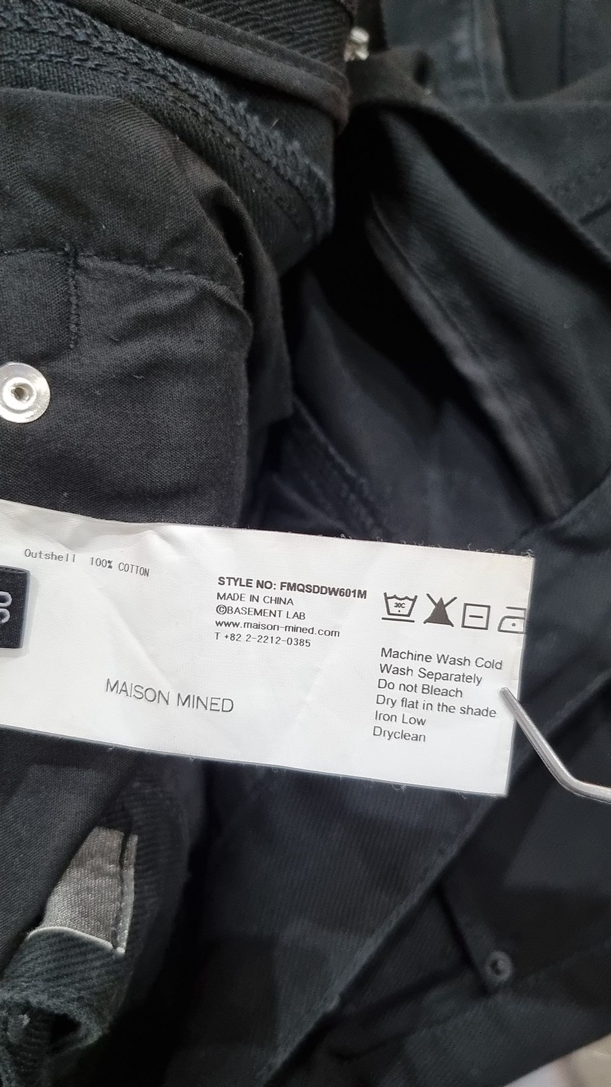 메종미네드(MAISON MINED) HEM BUTTON UTILITY CARGO PANTS BLACK 50