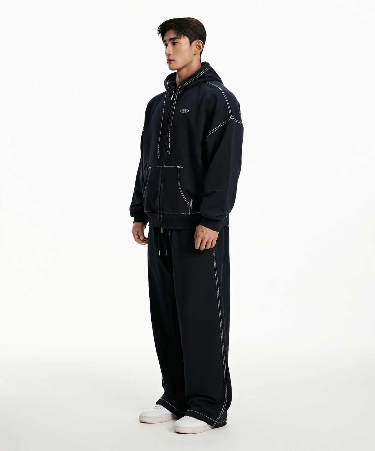본투윈(BORN TO WIN) CHROME B BOLD LINE SWEAT PANTS [WASHED NAVY]