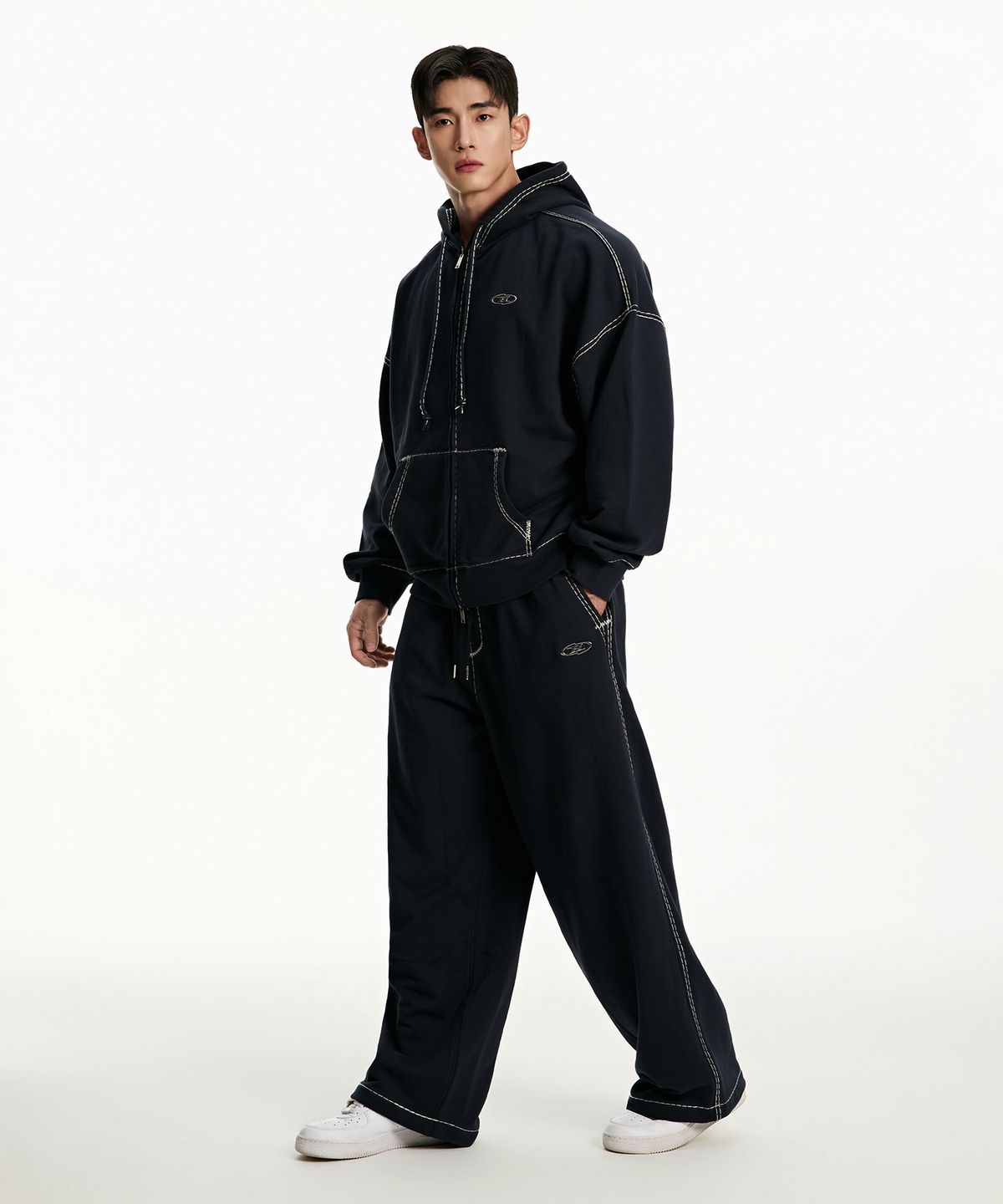 본투윈(BORN TO WIN) CHROME B BOLD LINE SWEAT PANTS [WASHED NAVY]