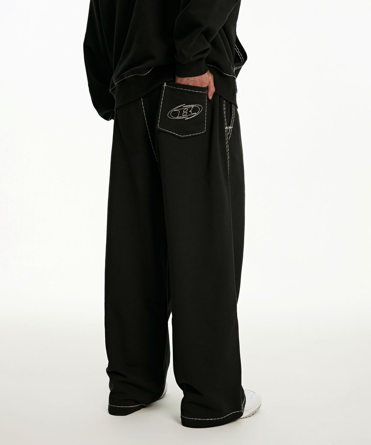 본투윈(BORN TO WIN) CHROME B BOLD LINE SWEAT PANTS [WASHED BLACK]