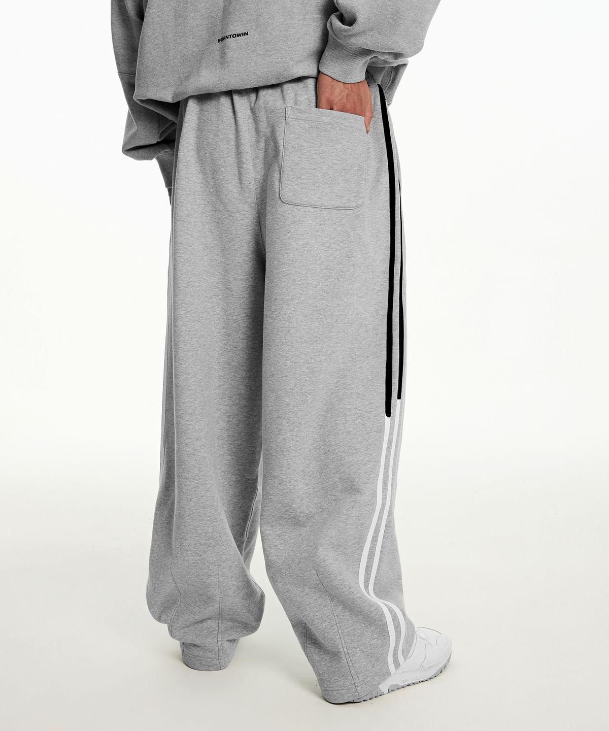 본투윈(BORN TO WIN) CHROME B TRACK LINE MAXI WIDE PANTS [MELANGE GREY]