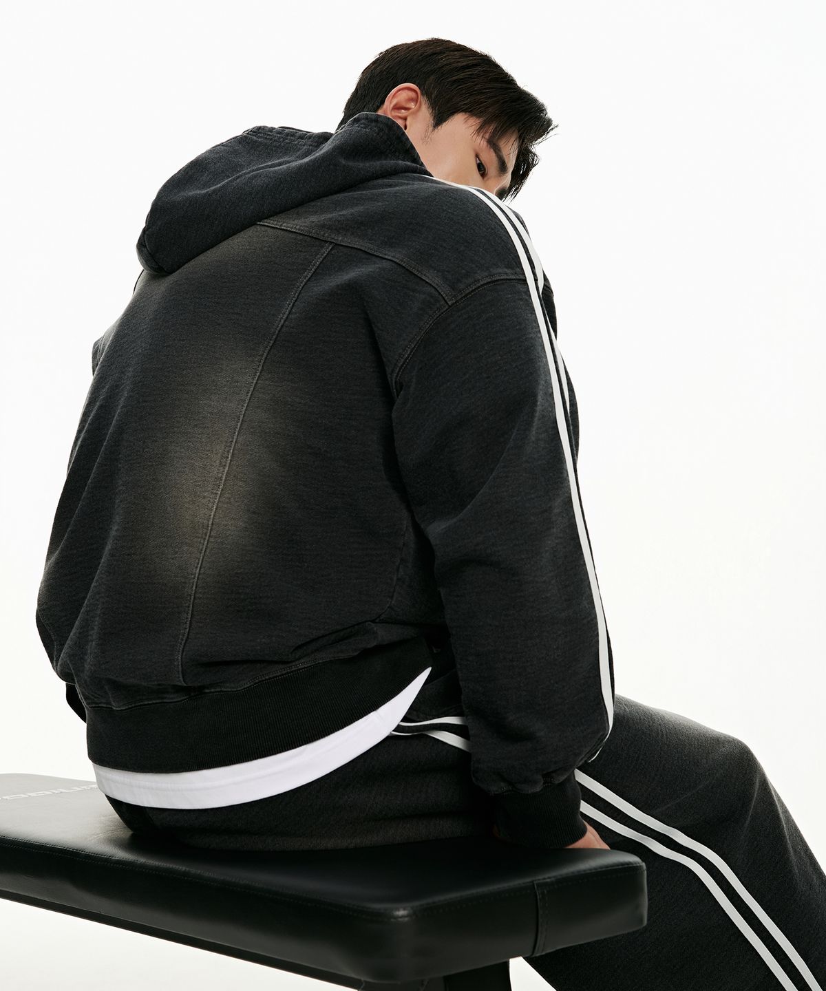본투윈(BORN TO WIN) DENIM LIKE TRACK LINE HOODIE ZIP-UP [BLACK DENIM]