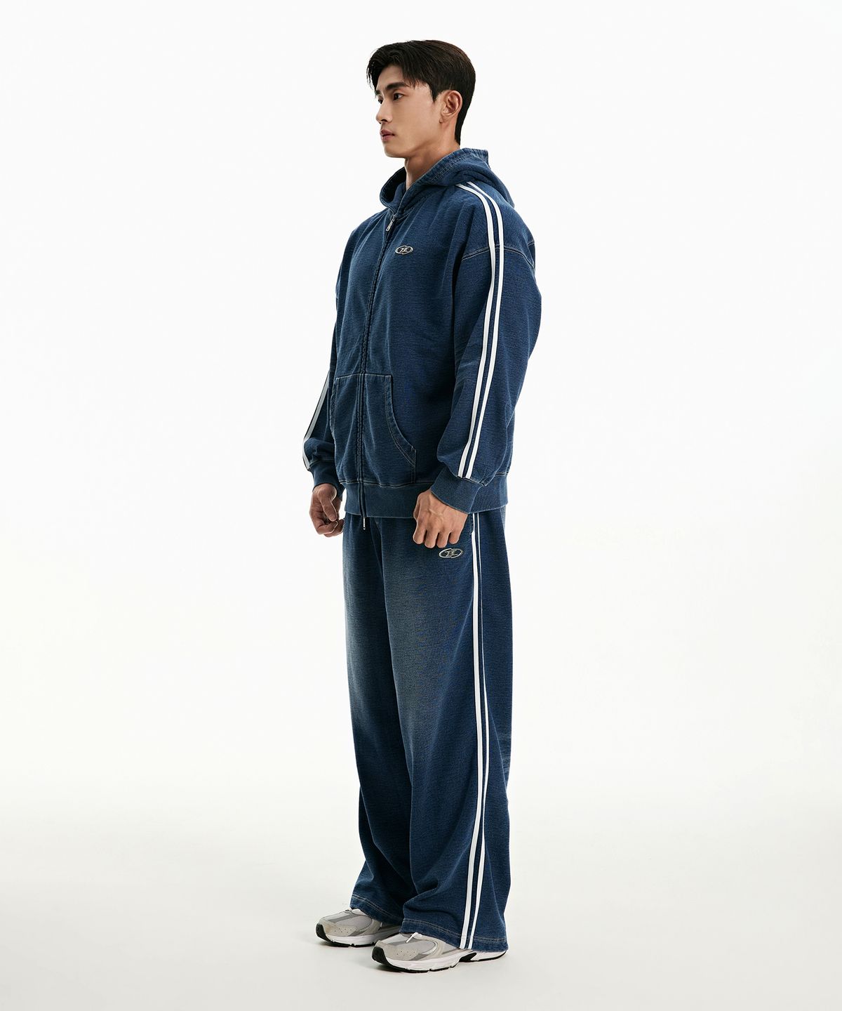 본투윈(BORN TO WIN) DENIM LIKE TRACK LINE HOODIE ZIP-UP [MID DENIM]