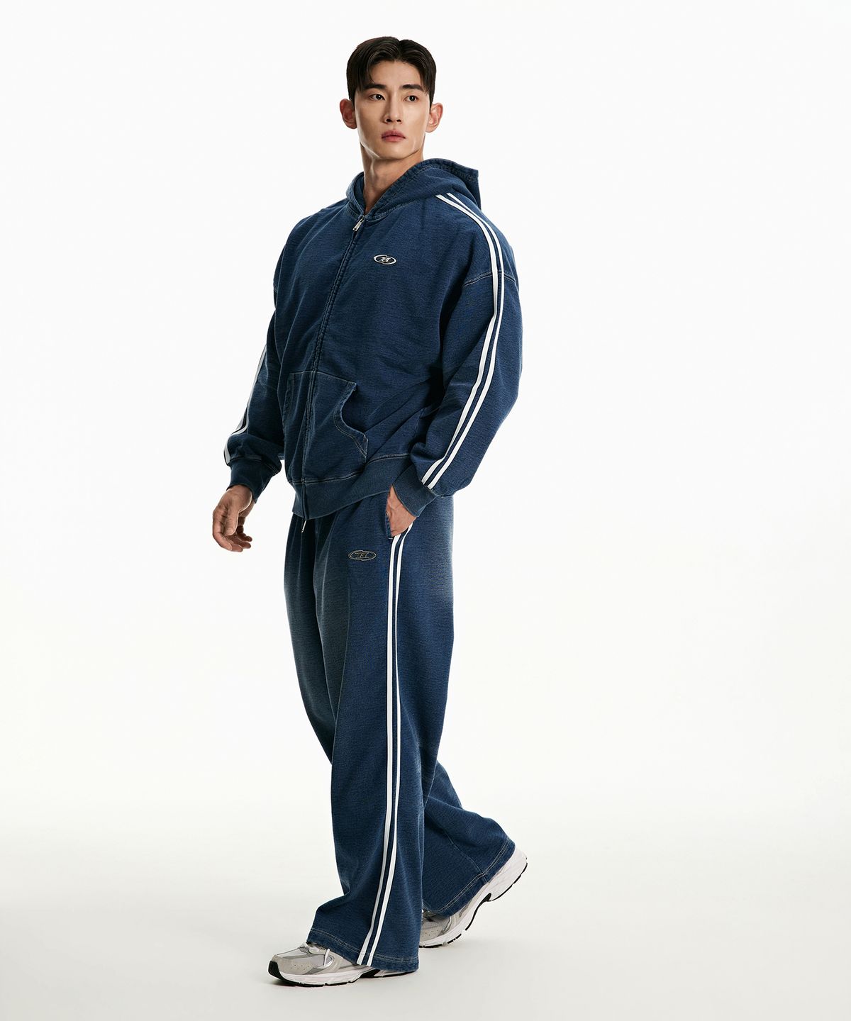 본투윈(BORN TO WIN) DENIM LIKE TRACK LINE HOODIE ZIP-UP [MID DENIM]