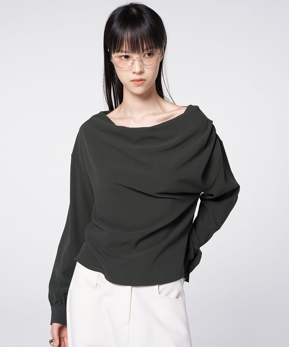 320쇼룸(320SHOWROOM) Draped Neck Long Sleeve Blouse Charcoal