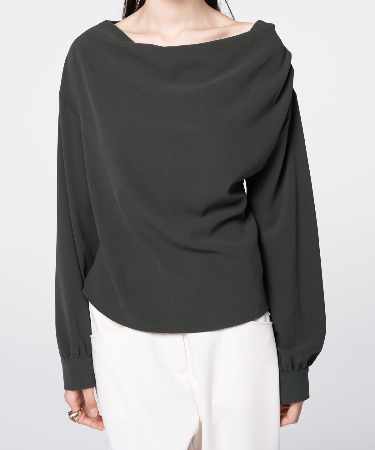 320쇼룸(320SHOWROOM) Draped Neck Long Sleeve Blouse Charcoal