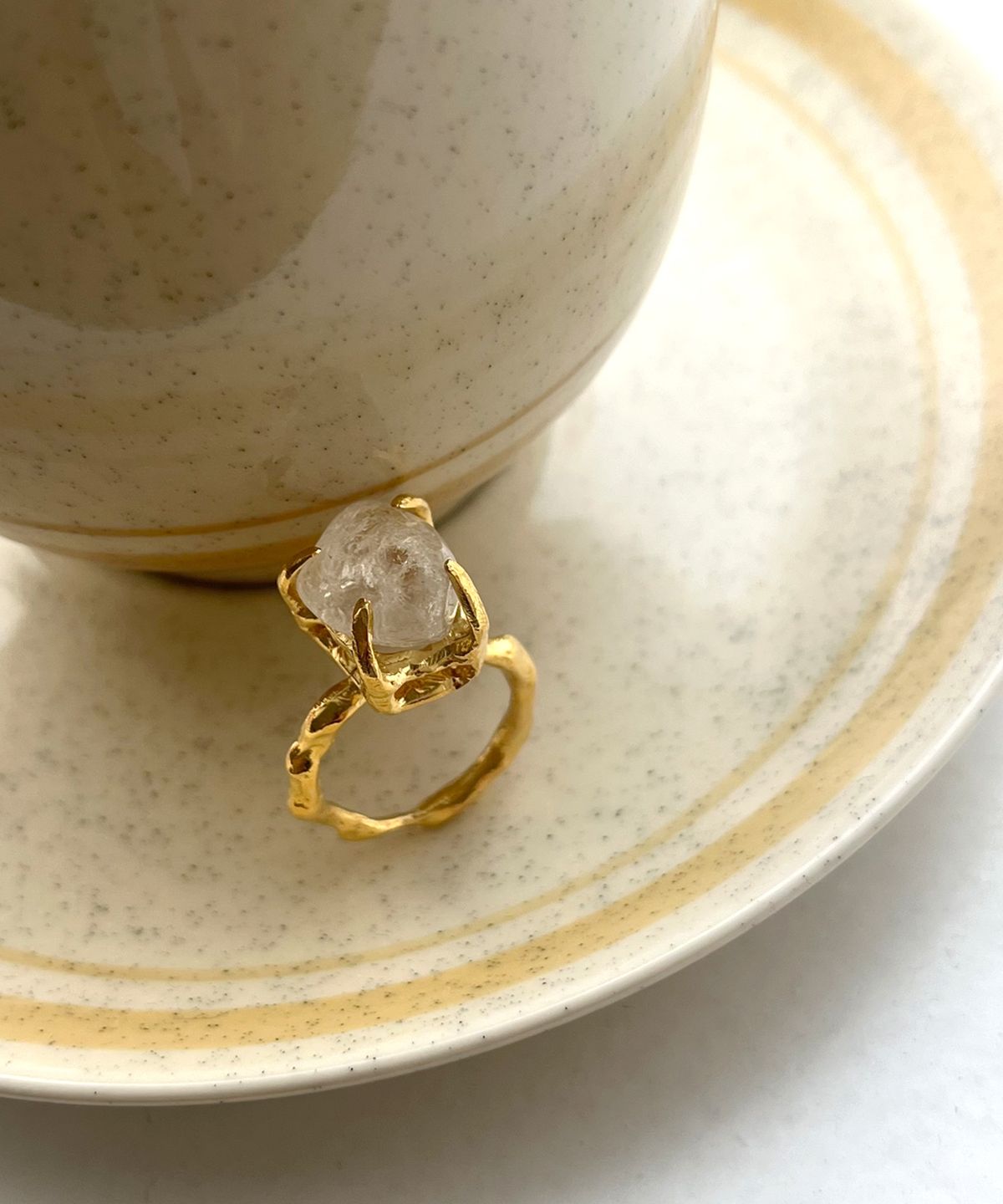 너울(NEOUL) Chunky Quartz Ring