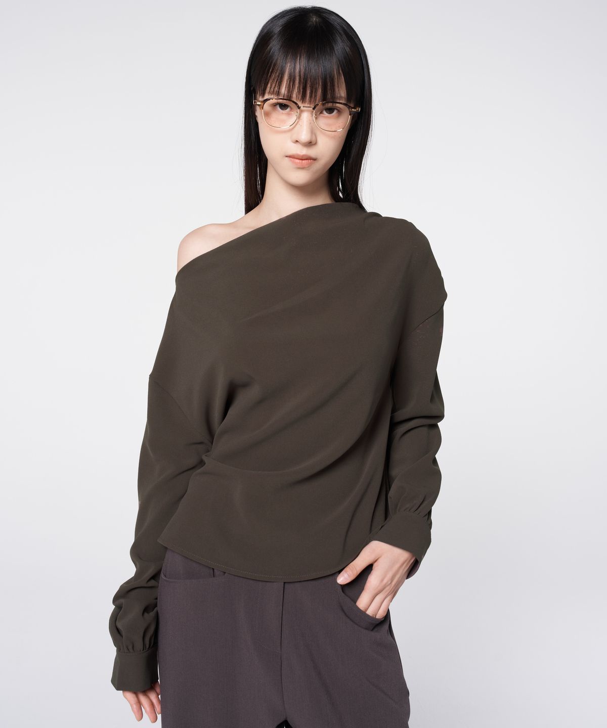 320쇼룸(320SHOWROOM) Draped Neck Long Sleeve Blouse Brown