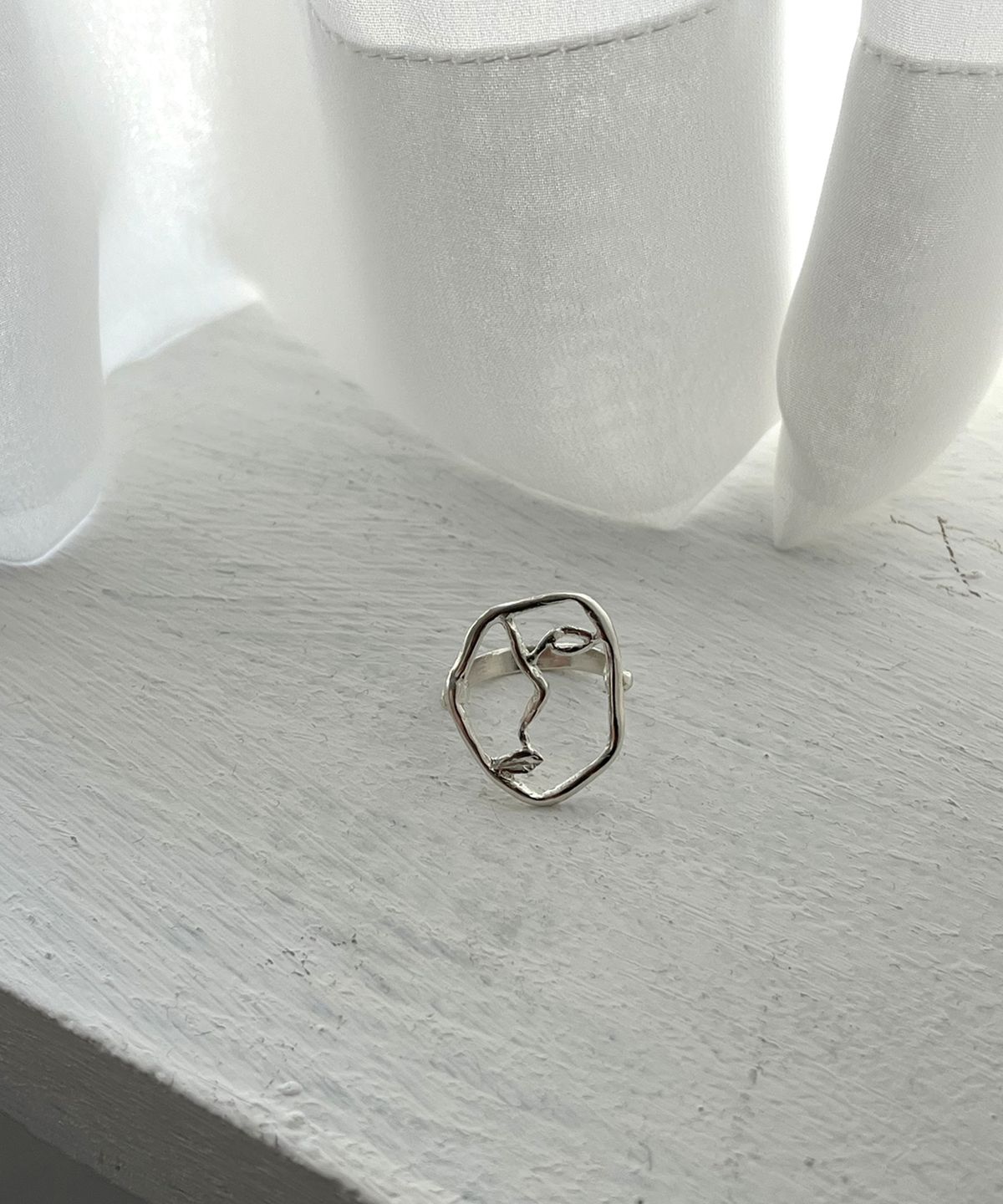 너울(NEOUL) Portrait Ring