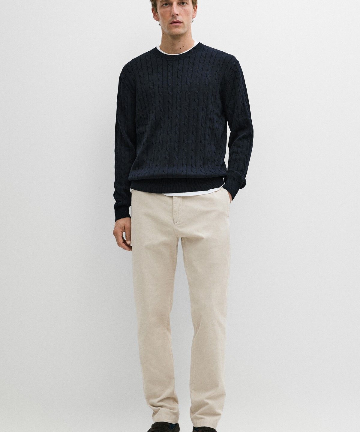 마시모두띠(MASSIMO DUTTI) 케이블 니트 라운드넥 스웨터