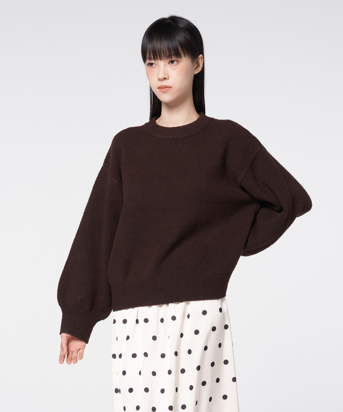 320쇼룸(320SHOWROOM) Wool Blend Brushed Crew Neck Knit Sweater Brown