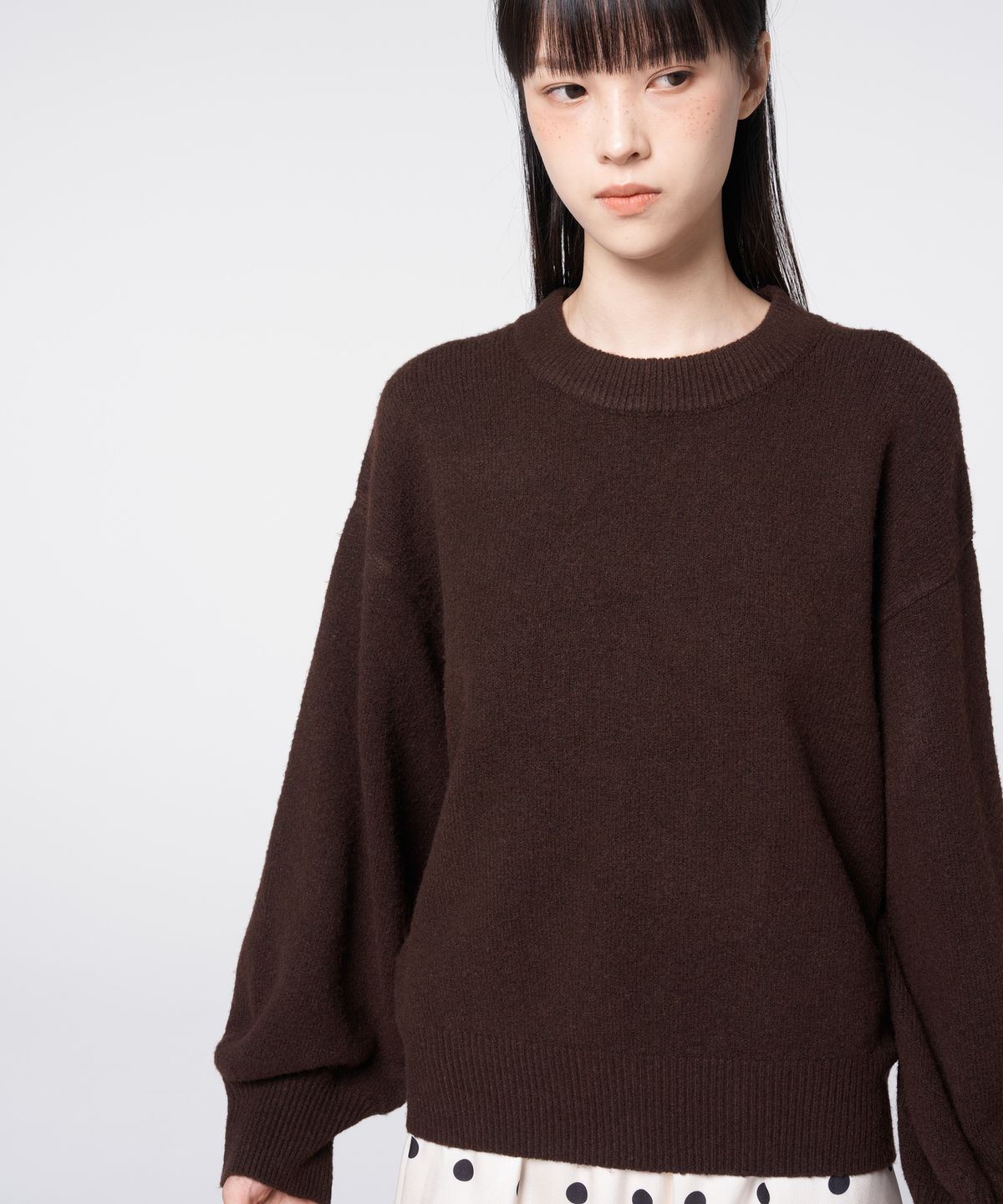 320쇼룸(320SHOWROOM) Wool Blend Brushed Crew Neck Knit Sweater Brown