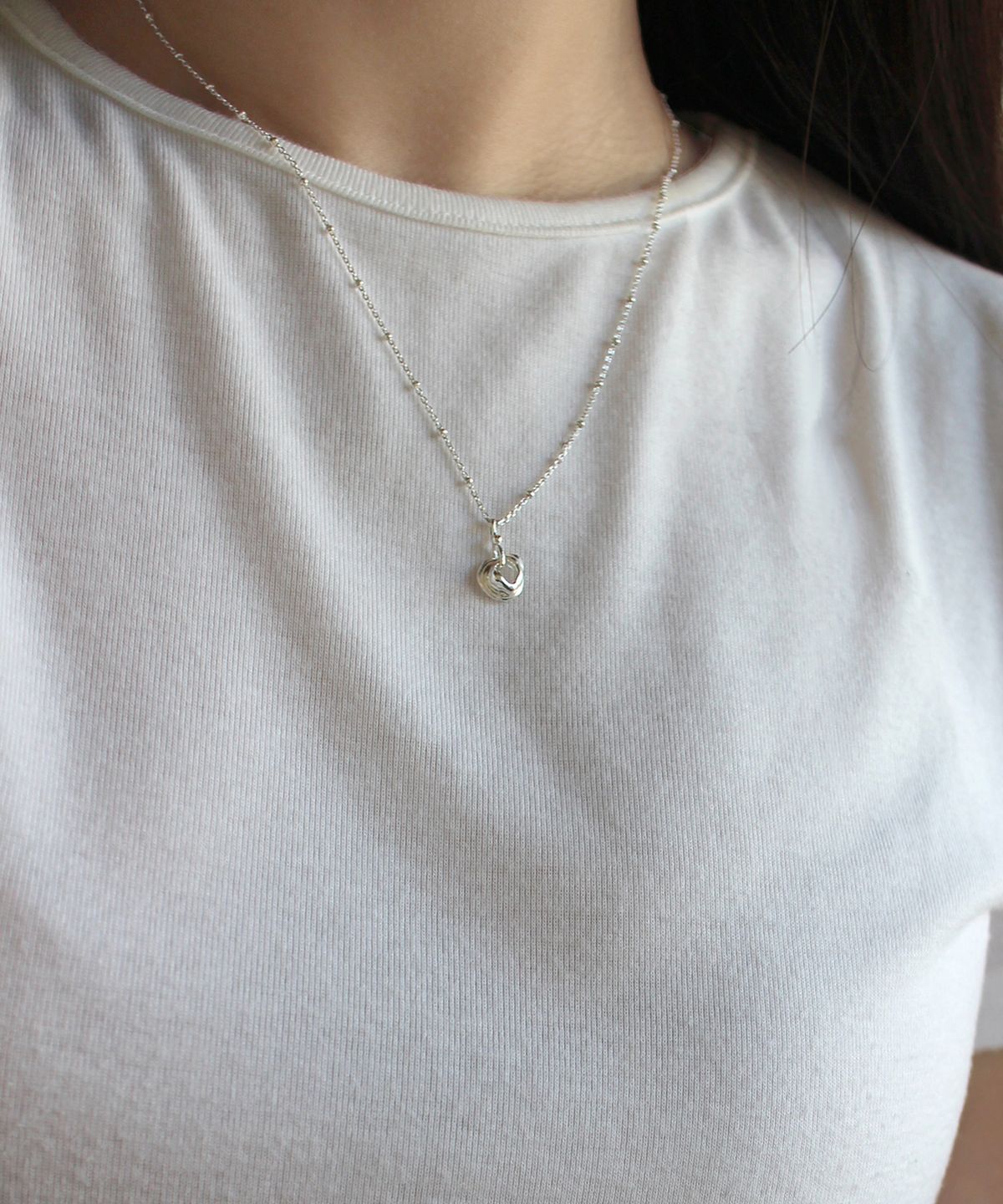 너울(NEOUL) Tide Loop Necklace
