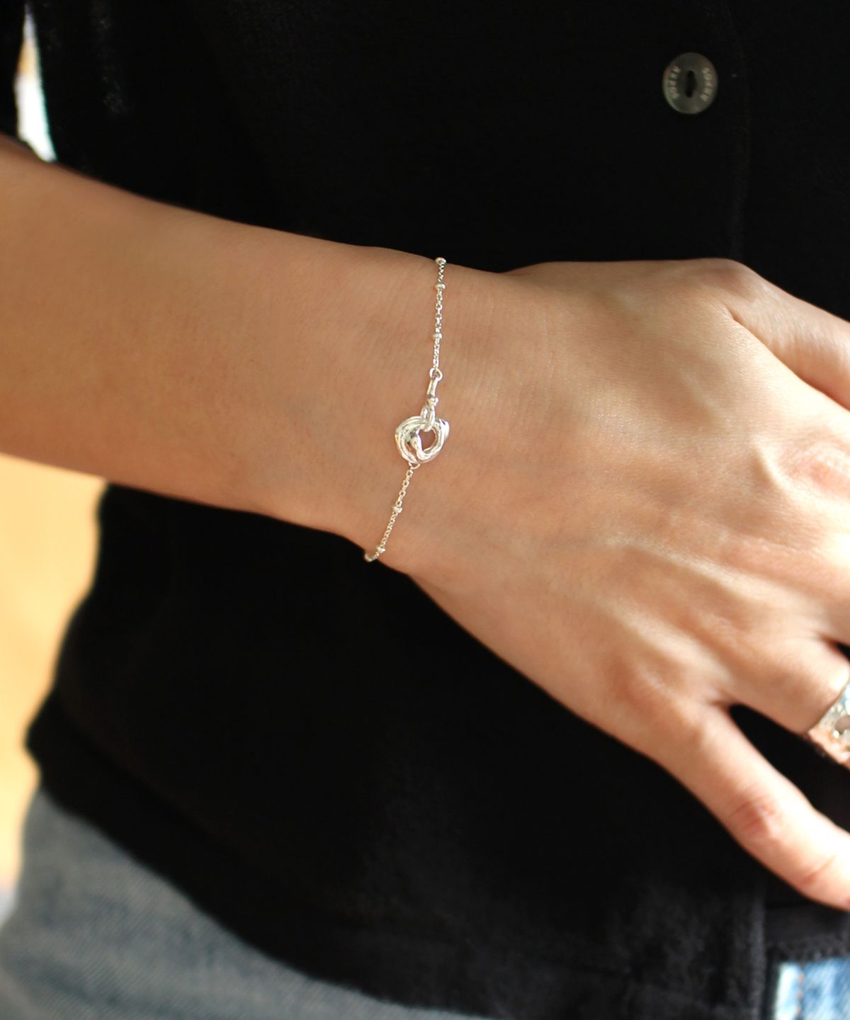 너울(NEOUL) Tide Loop Bracelet