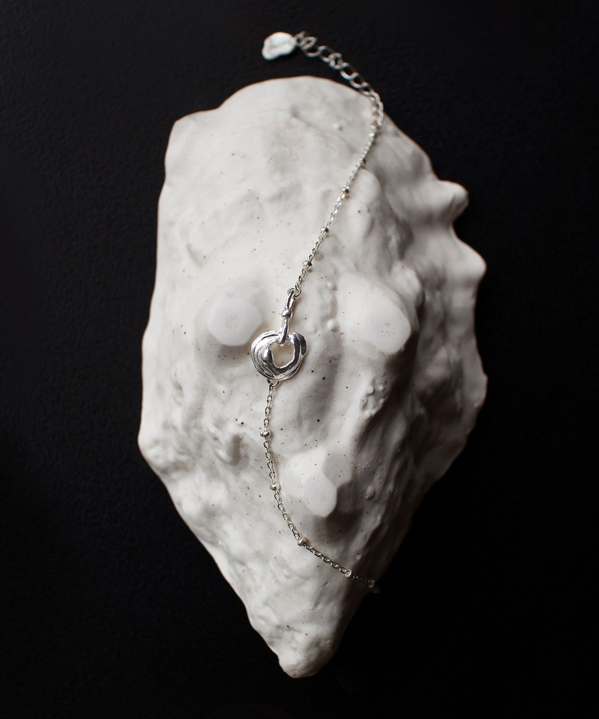 너울(NEOUL) Tide Loop Bracelet