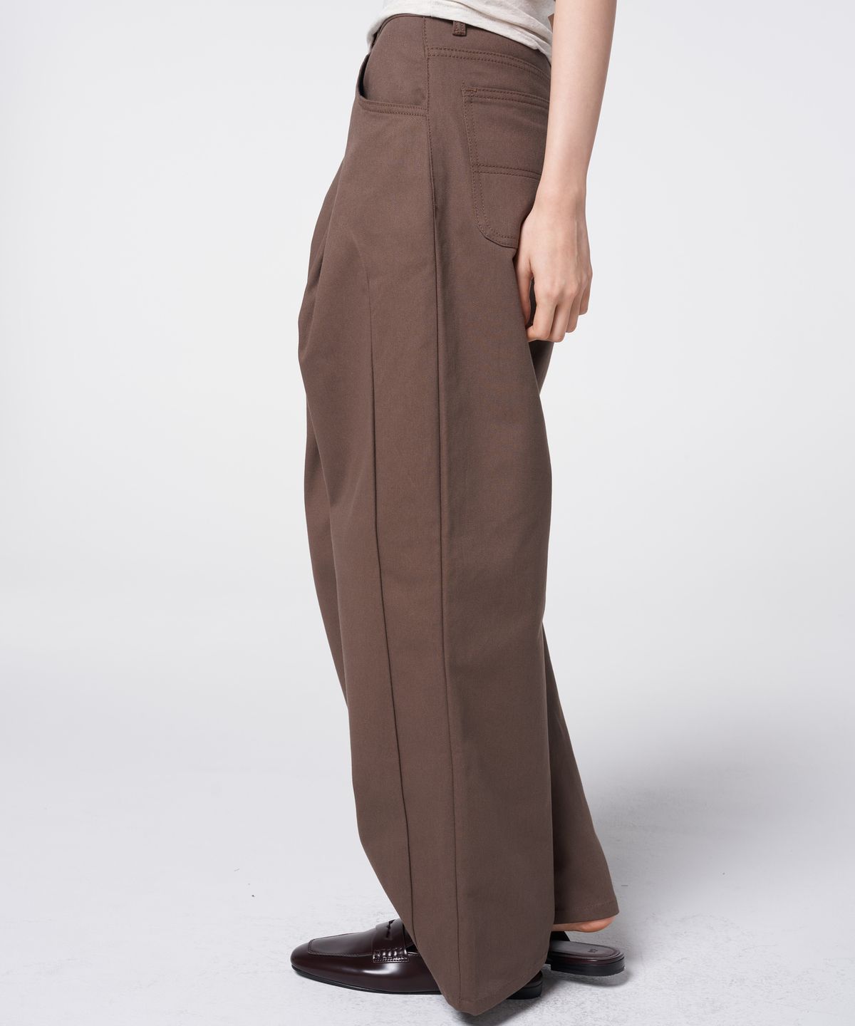 320쇼룸(320SHOWROOM) Panel Seam Semi Balloon Cotton Pants Brown